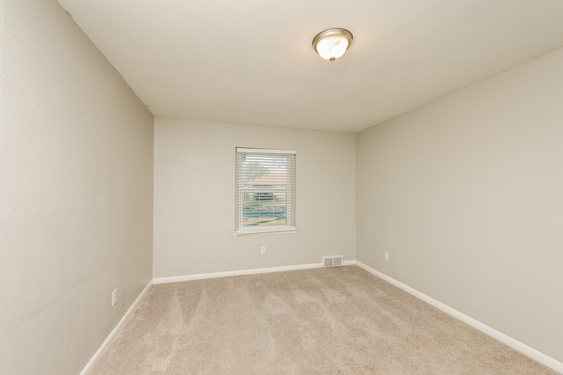 7728 Huttig Avenue Dallas TX 75217