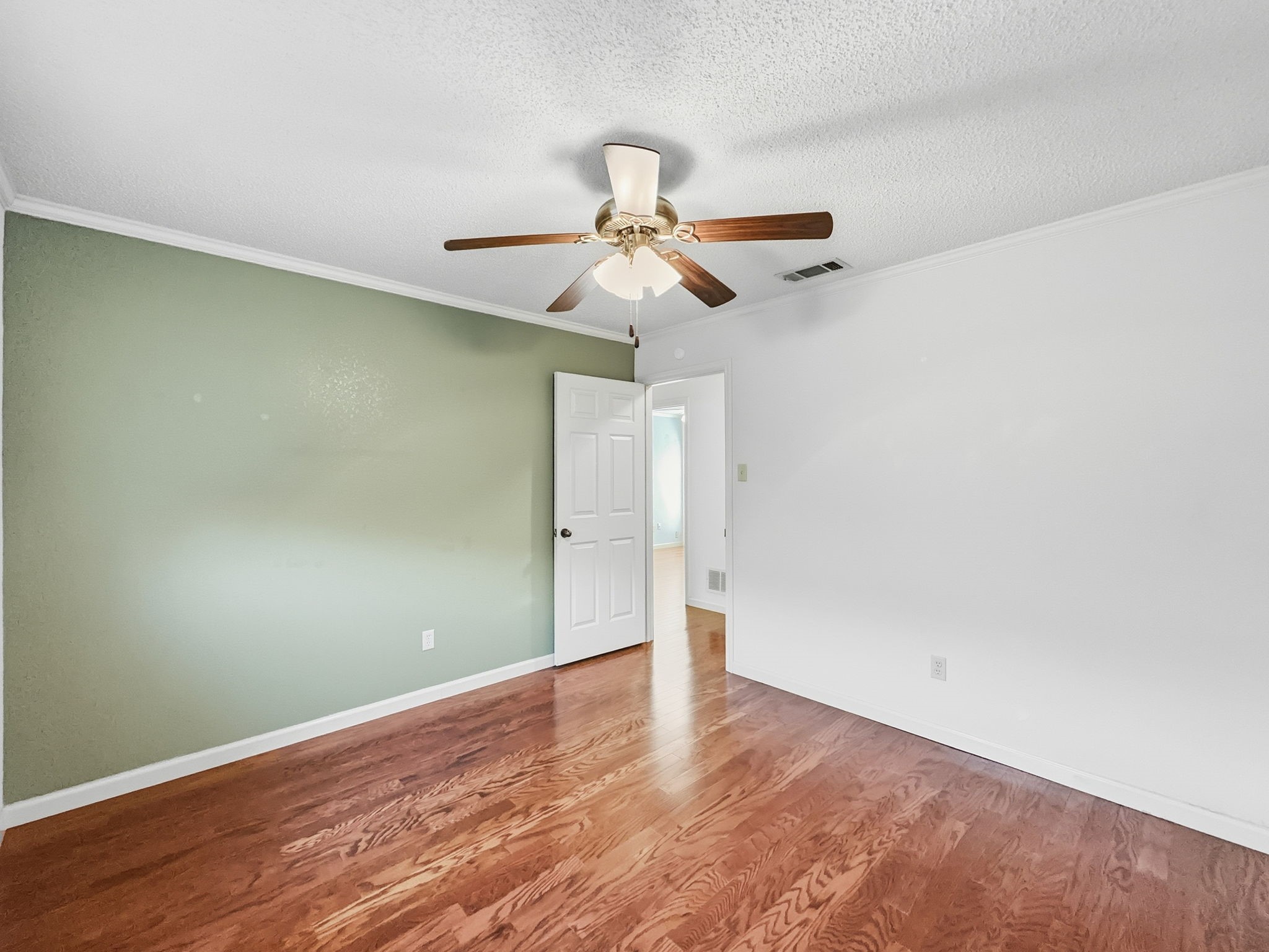 302 Apollo Road Garland TX 75040