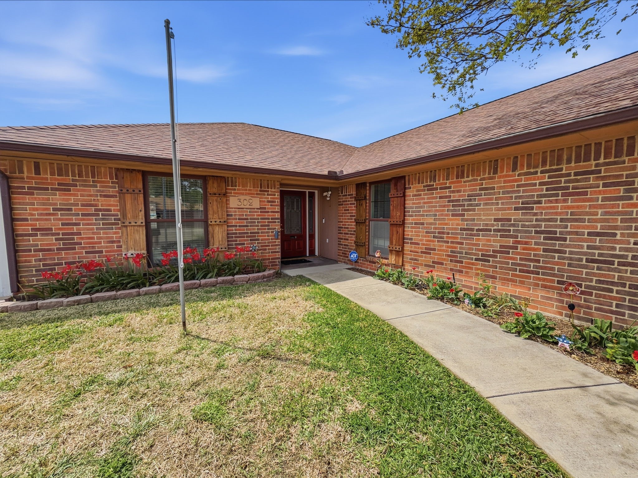 302 Apollo Road Garland TX 75040