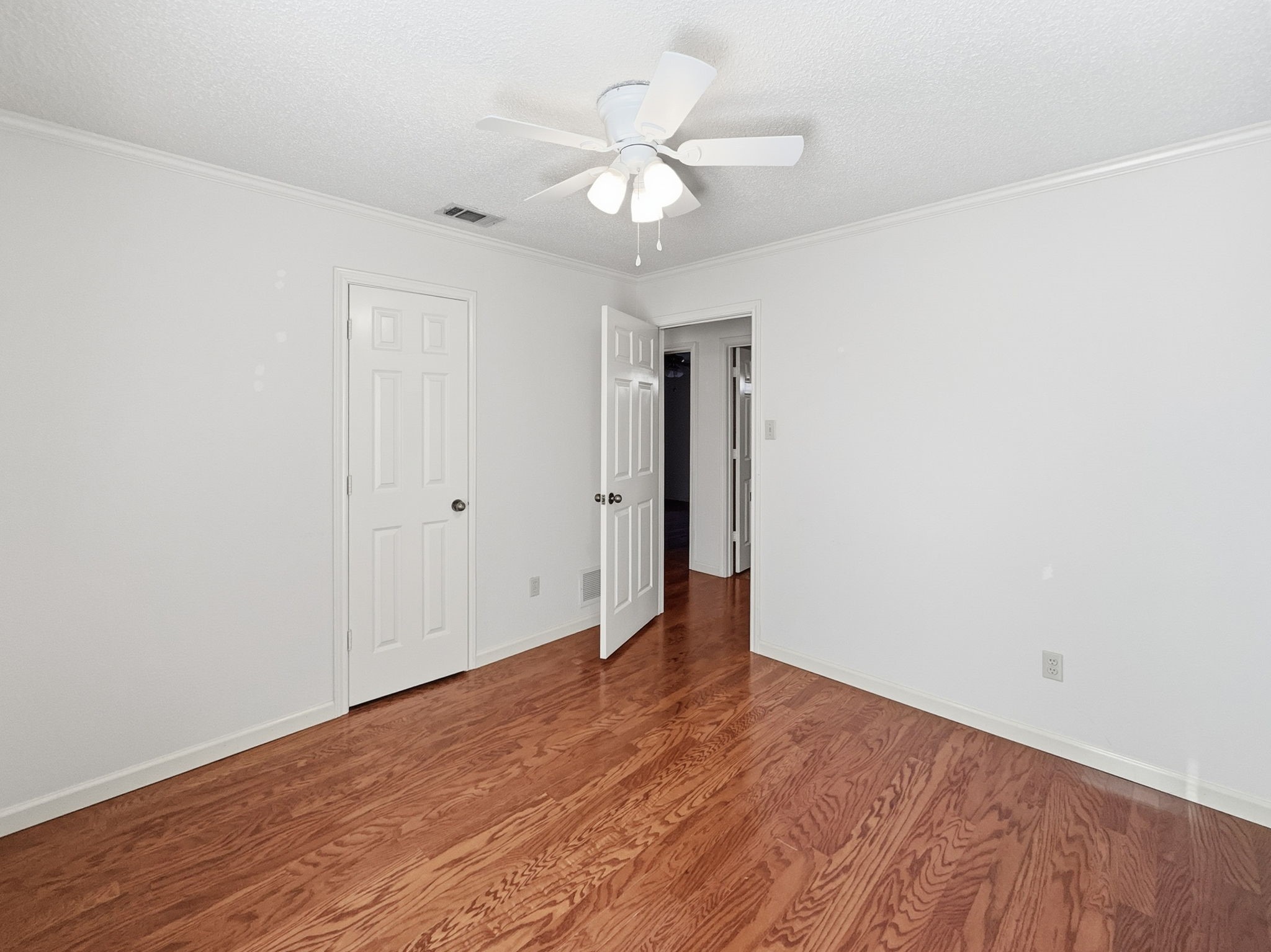 302 Apollo Road Garland TX 75040