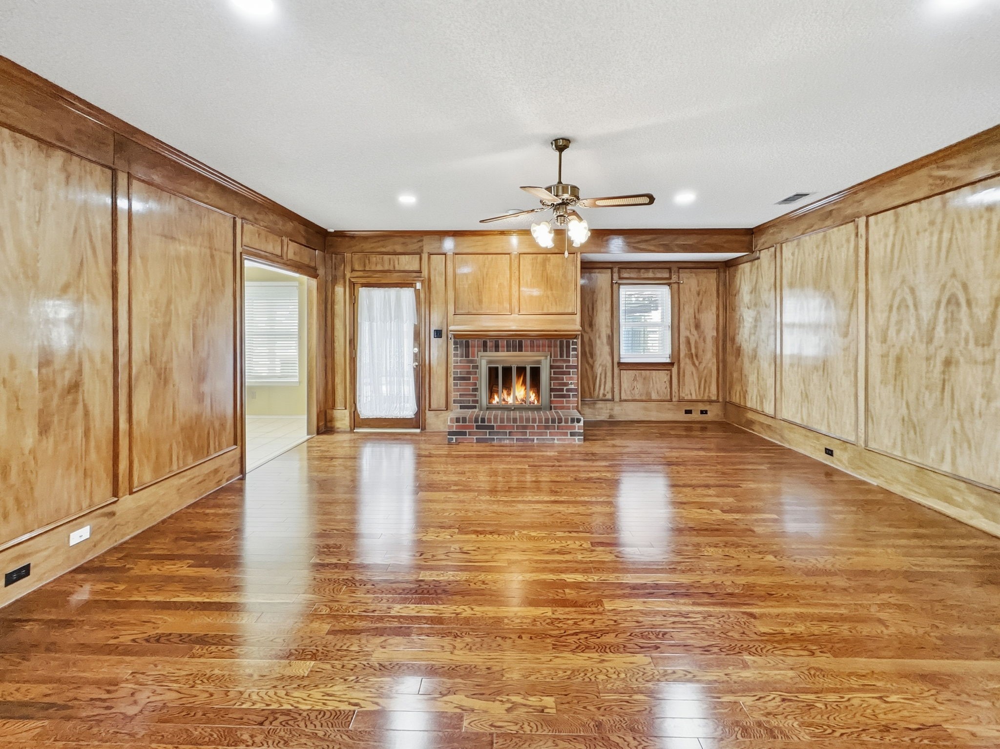 302 Apollo Road Garland TX 75040