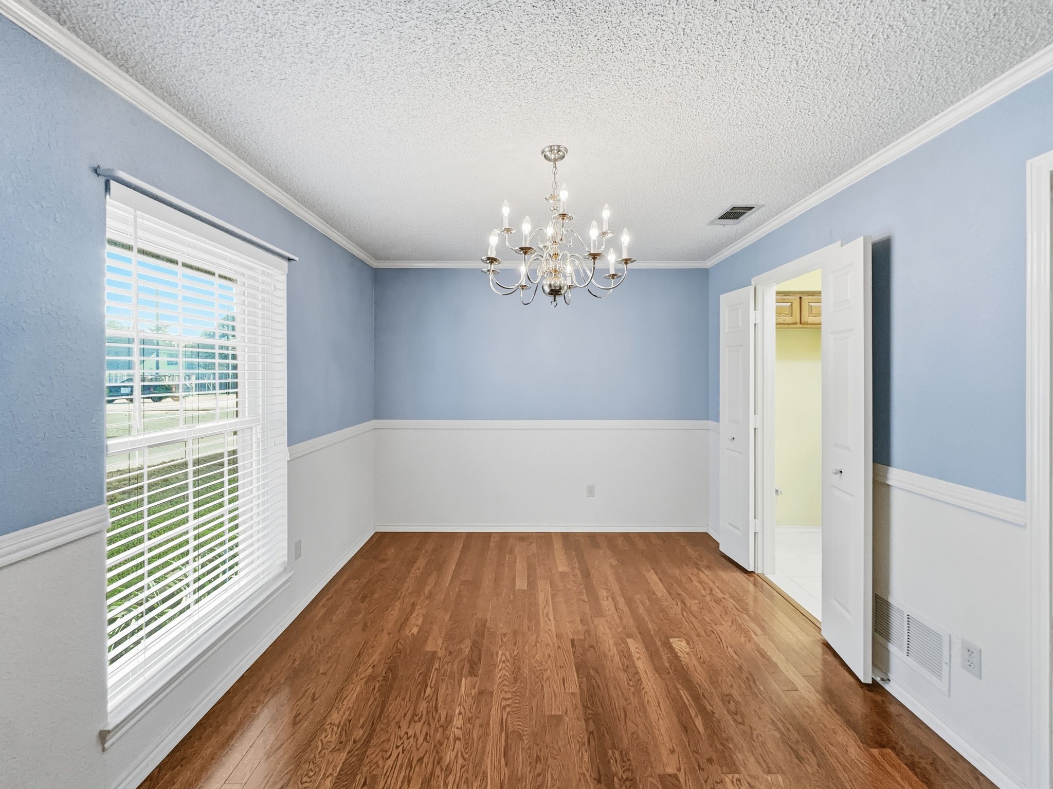 302 Apollo Road Garland TX 75040