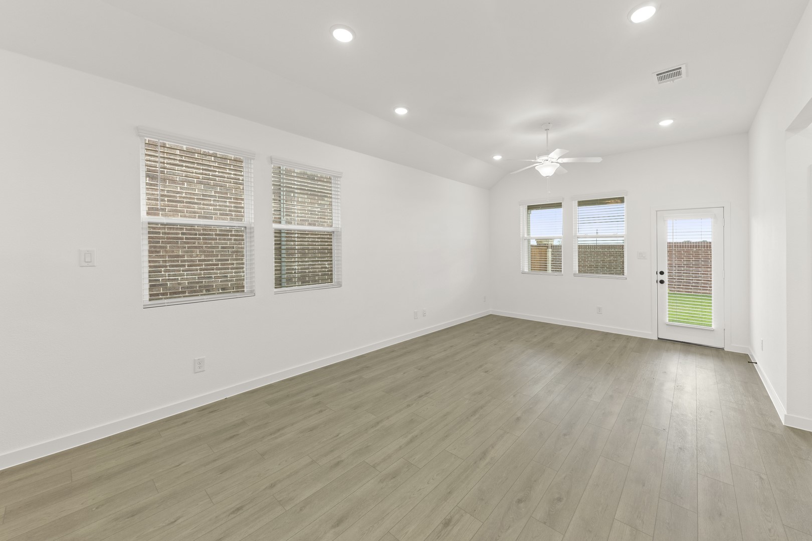 5915 Laurel Lake Lane Pilot Point TX 76258