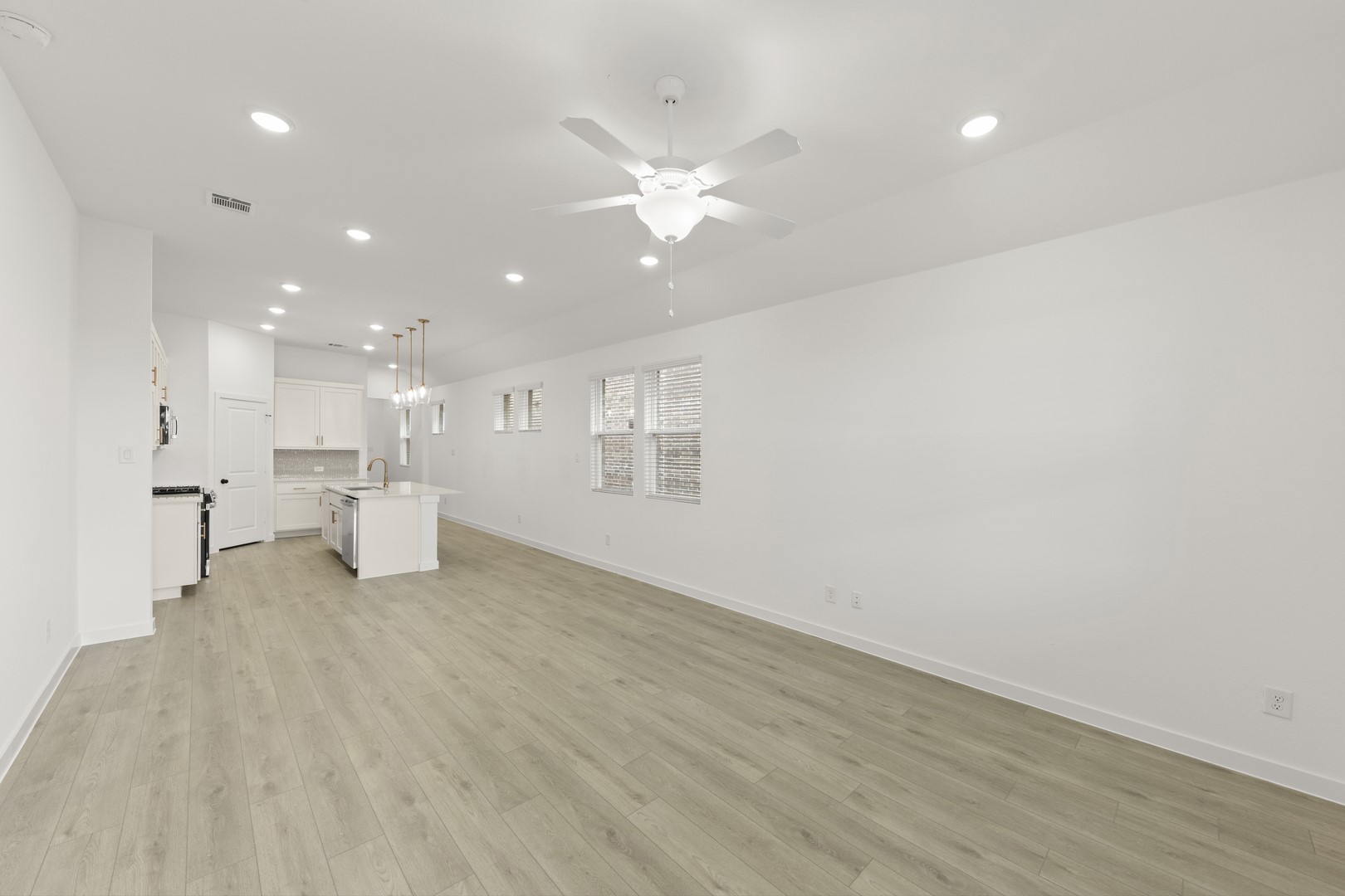 5915 Laurel Lake Lane Pilot Point TX 76258