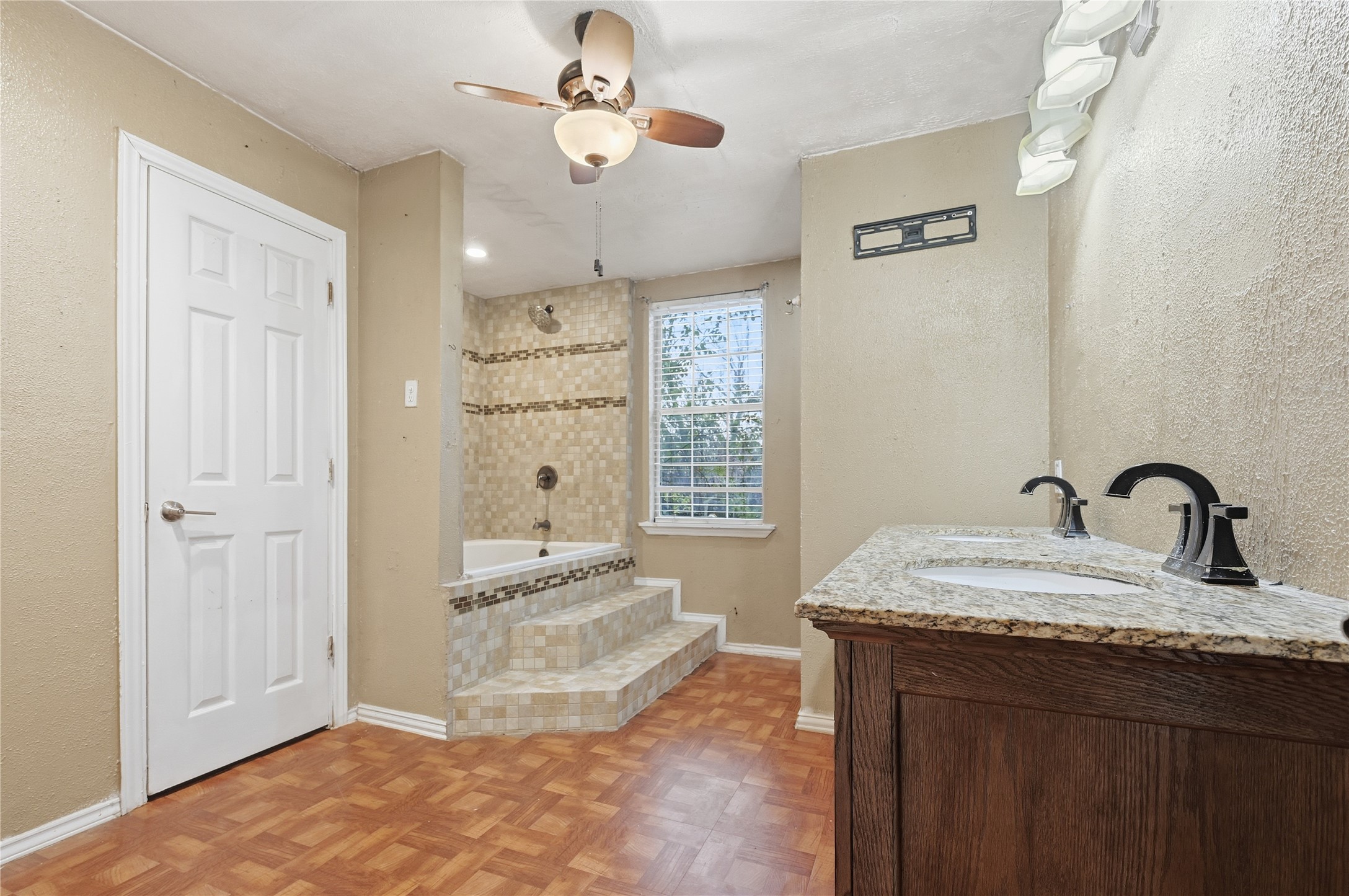 414 Thomas Street Terrell TX 75160