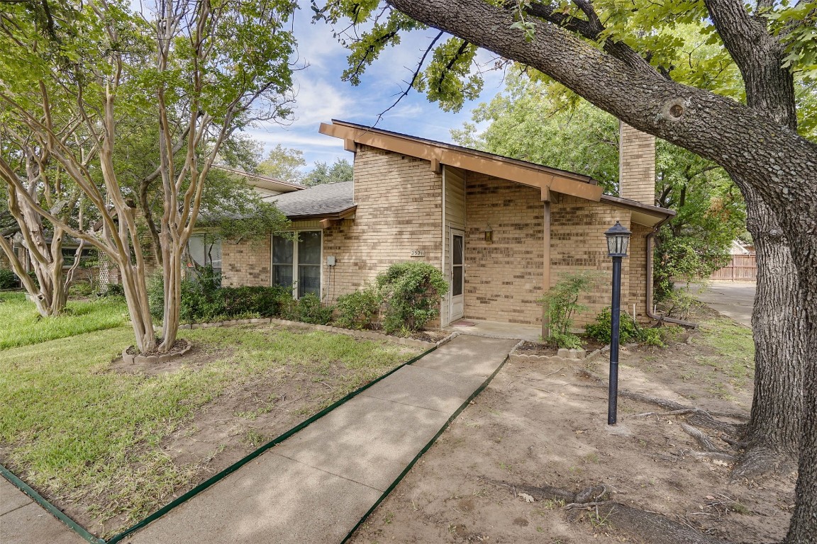 2321 Garden Park Court Arlington TX 76013