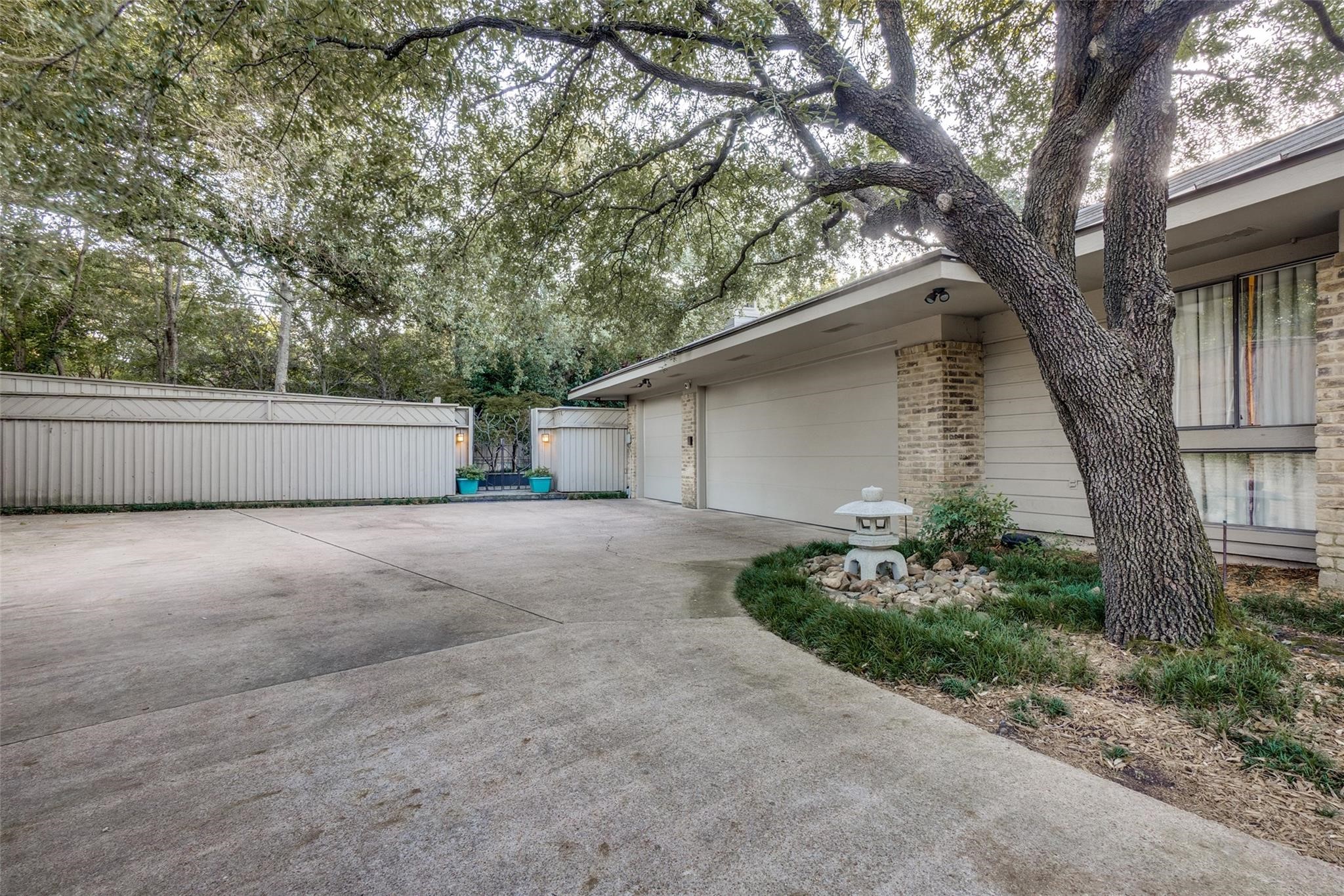 11701 Pine Forest Drive Dallas TX 75230