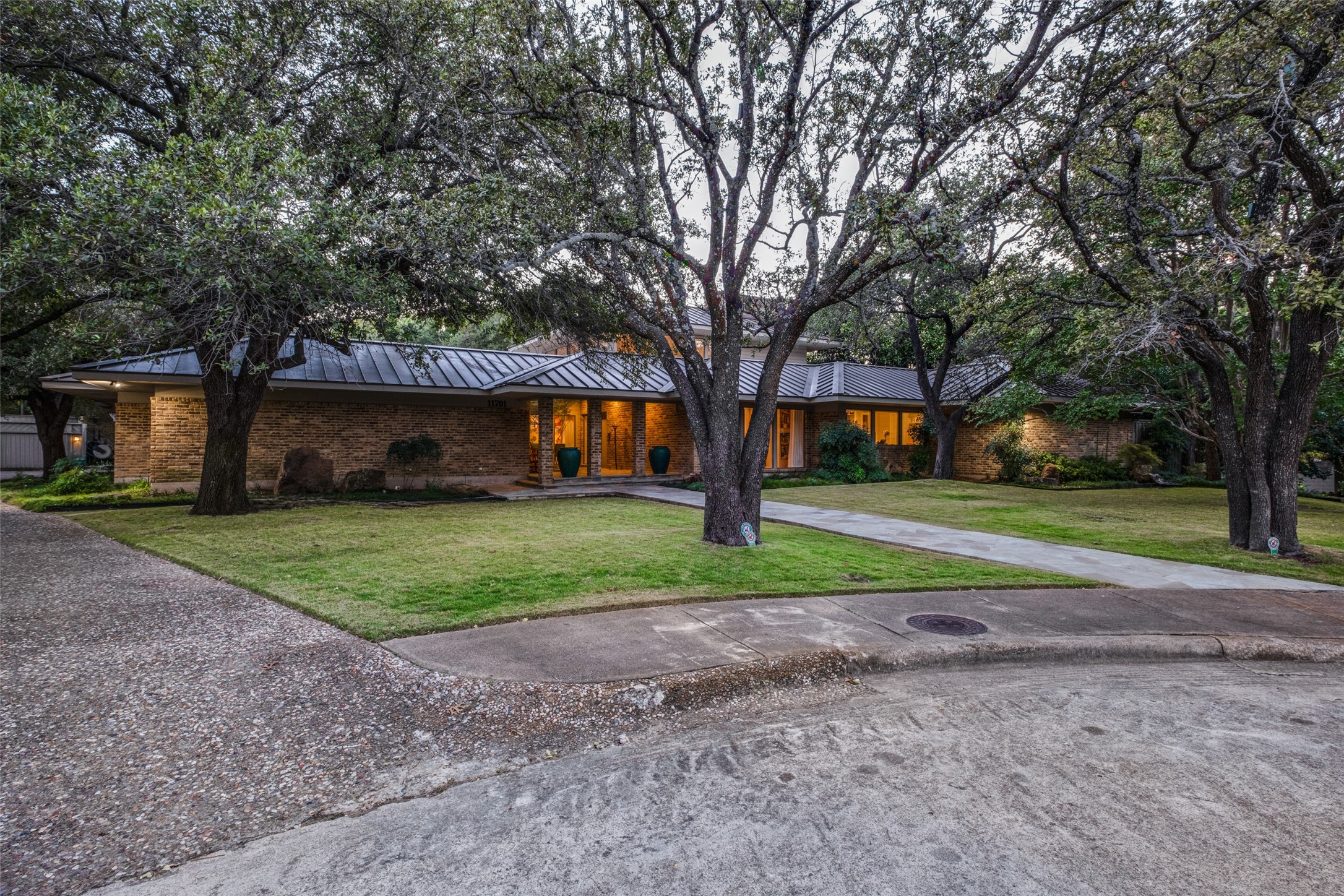 11701 Pine Forest Drive Dallas TX 75230