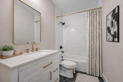 113 Iron Horse Lane Denison TX 75020