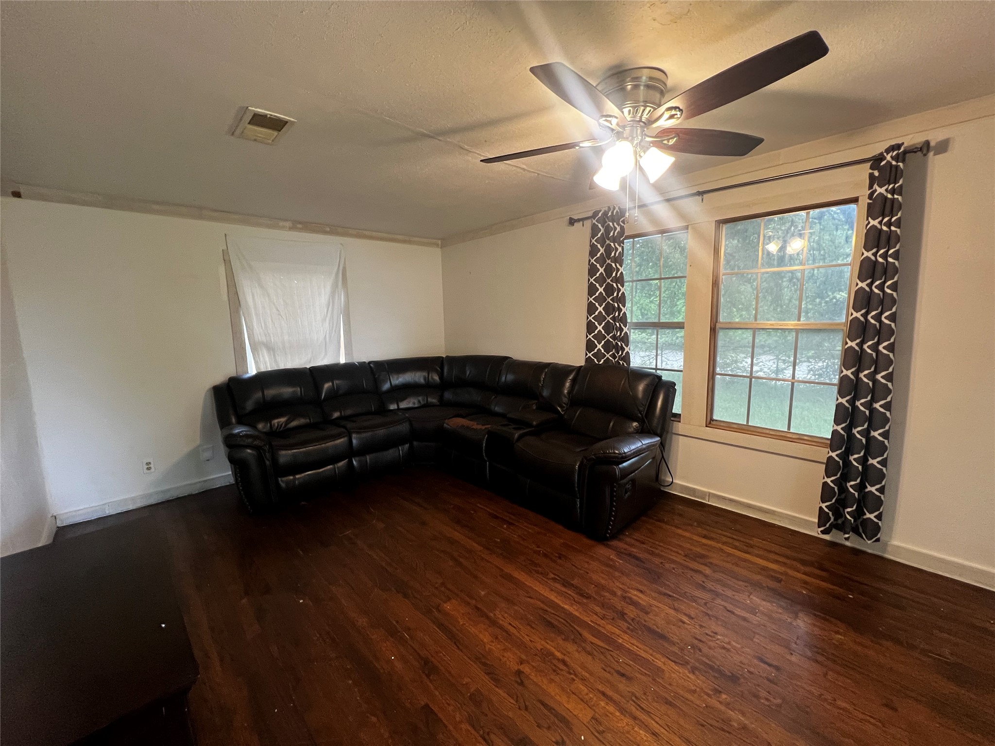319 Ridgecrest Court Azle TX 76020