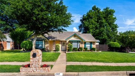 1502 Lavendale Lane Garland TX 75040