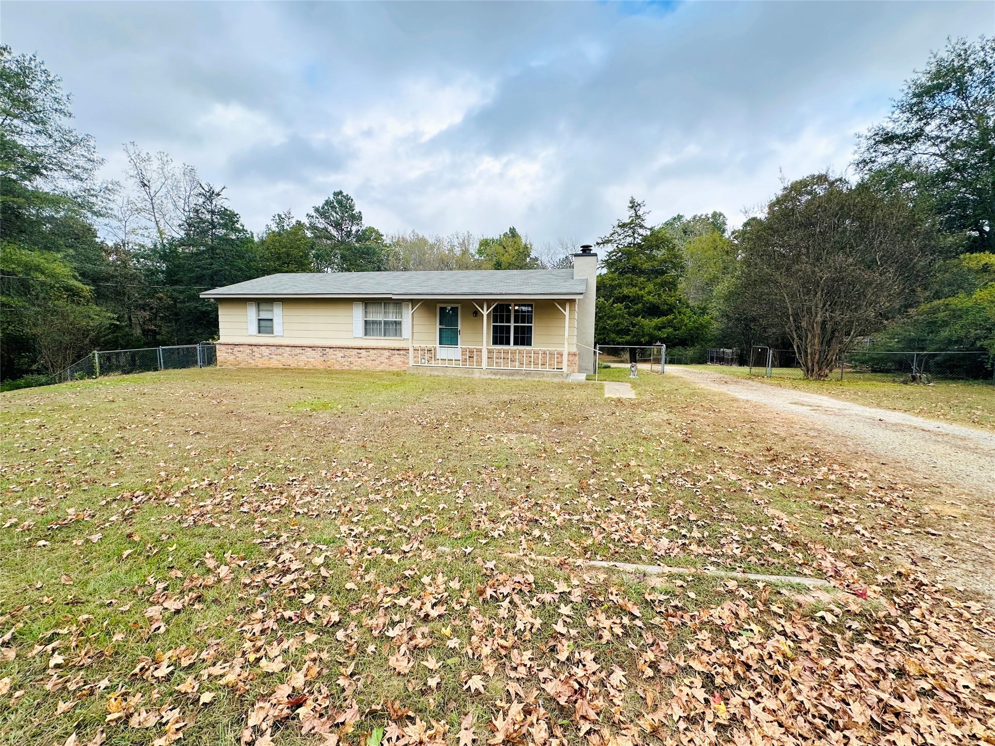 4225 N White Oak Road Gladewater TX 75647