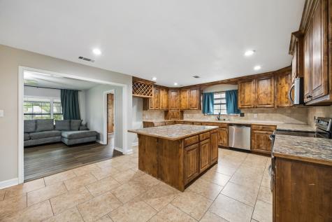 597 E Main Street Van TX 75790