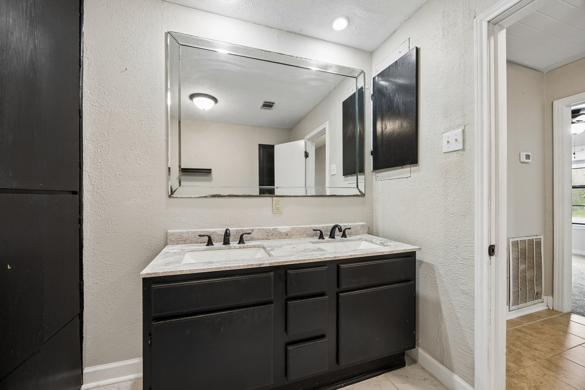 597 E Main Street Van TX 75790