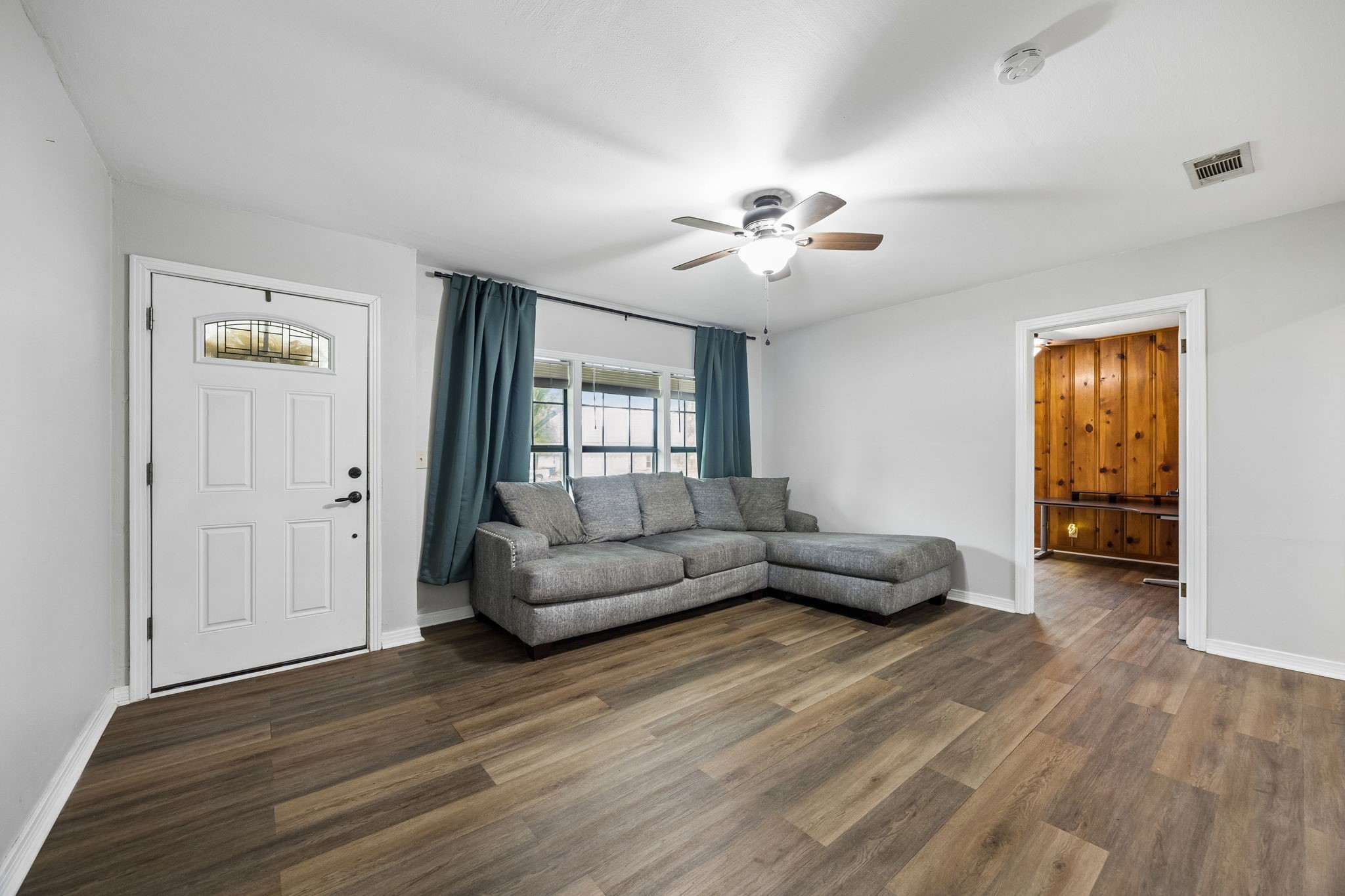 597 E Main Street Van TX 75790