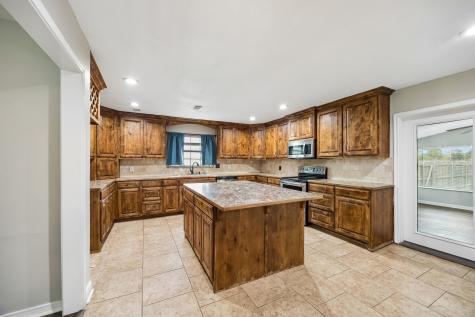 597 E Main Street Van TX 75790