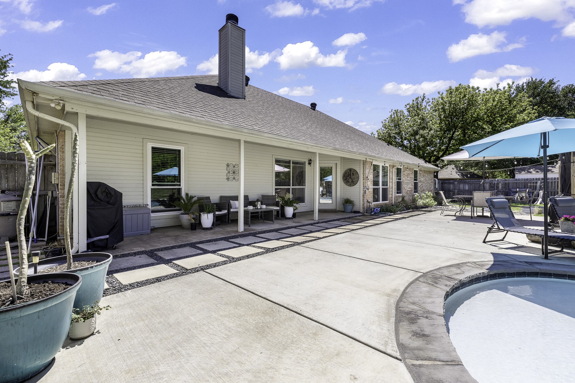 218 Granada Calle Street Granbury TX 76049