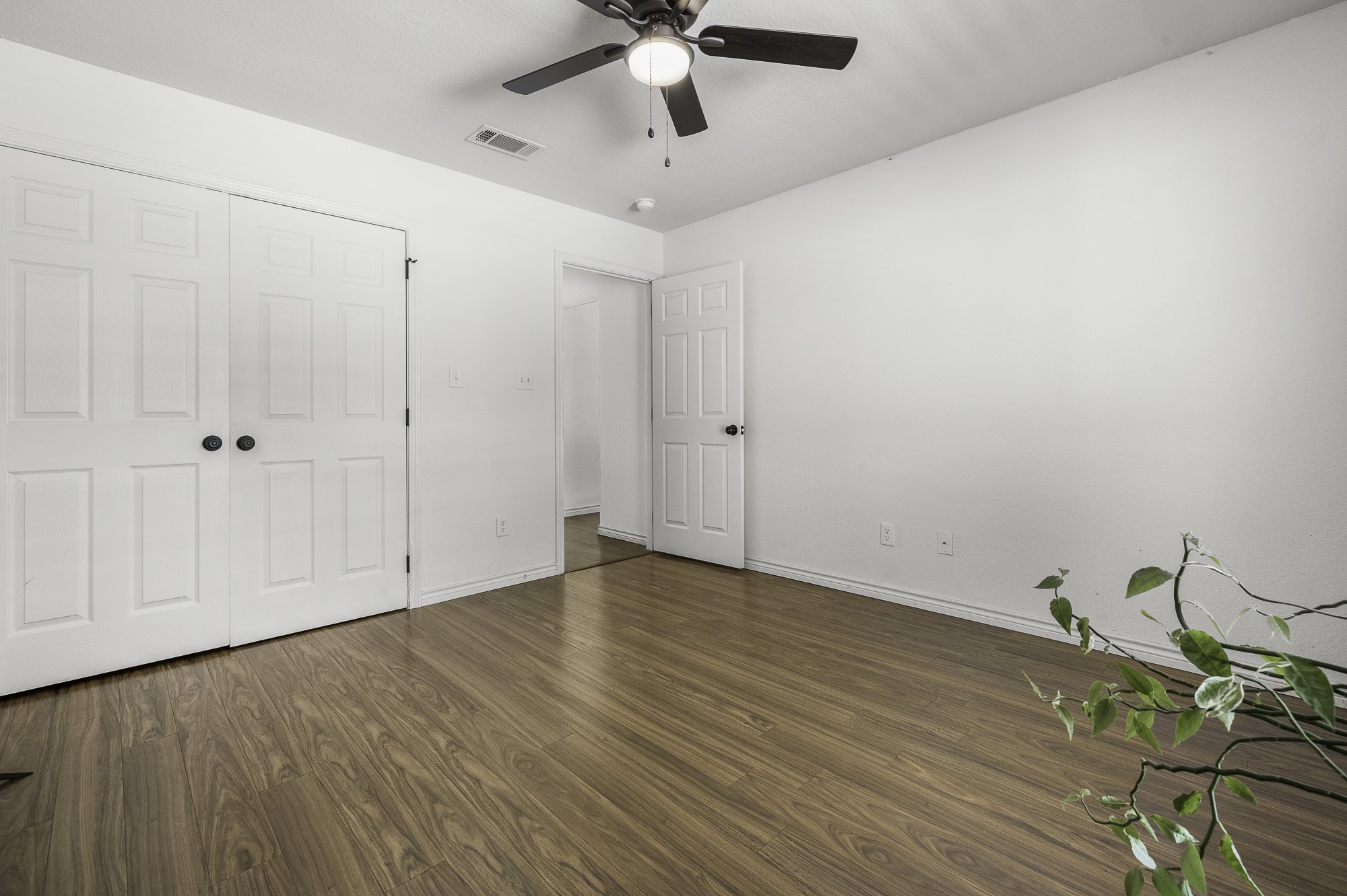 218 Granada Calle Street Granbury TX 76049