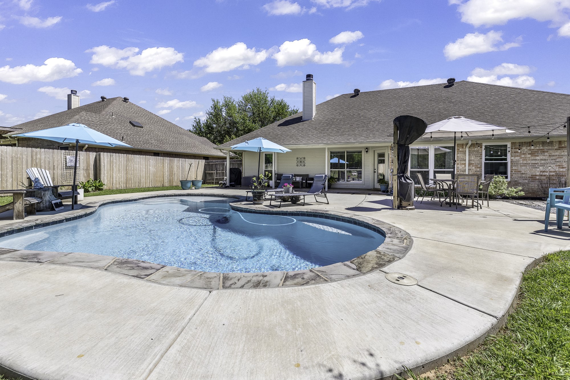 218 Granada Calle Street Granbury TX 76049