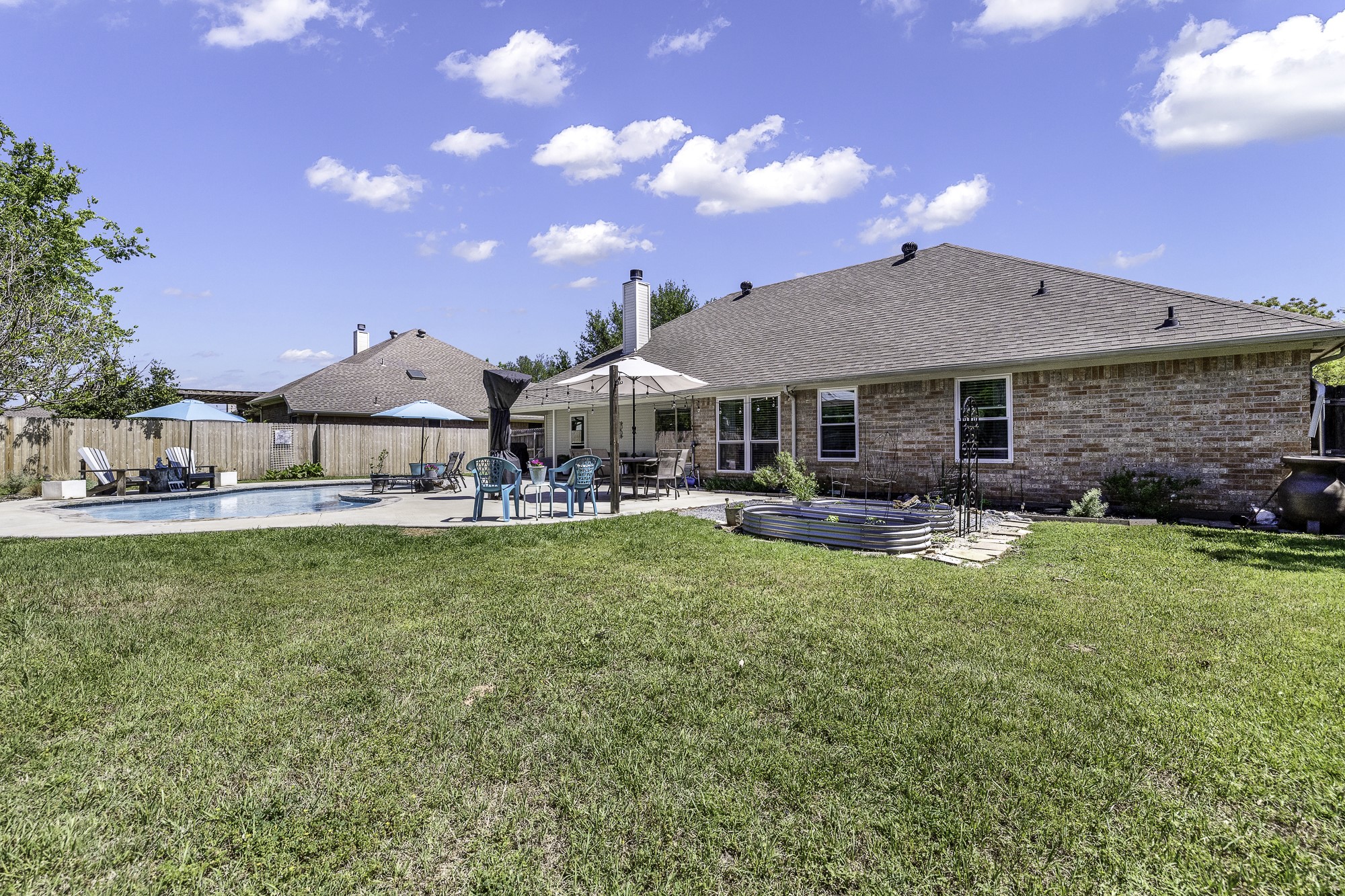 218 Granada Calle Street Granbury TX 76049