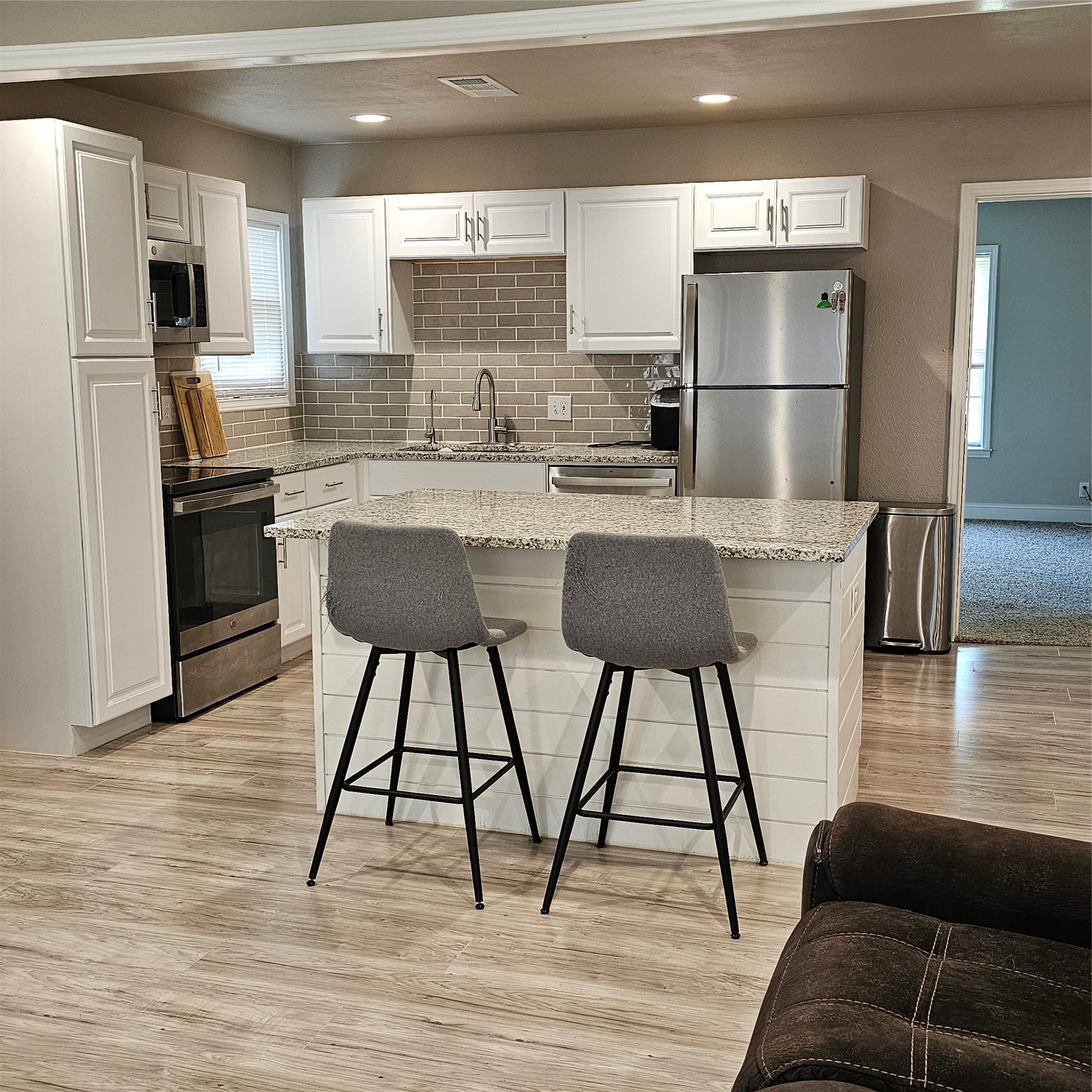 802 Brown Trail Bedford TX 76022