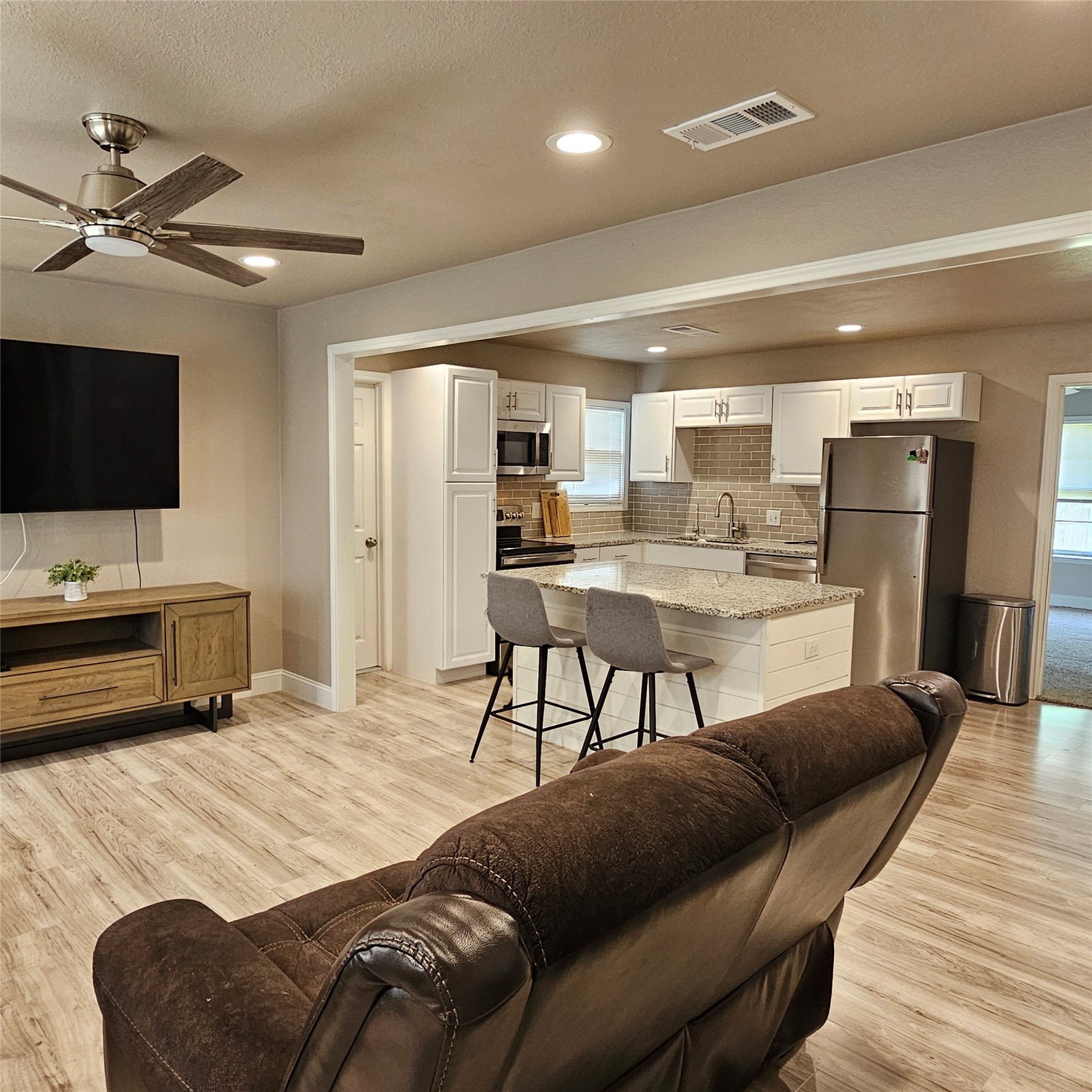 802 Brown Trail Bedford TX 76022