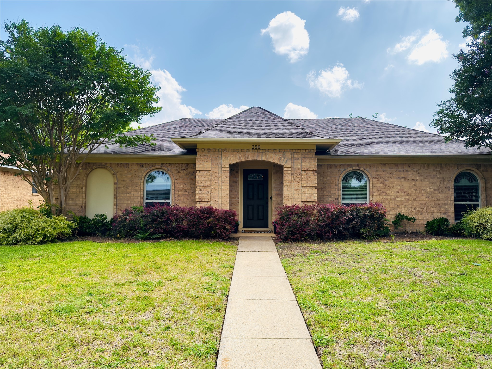 250 E Bancroft Drive Garland TX 75040
