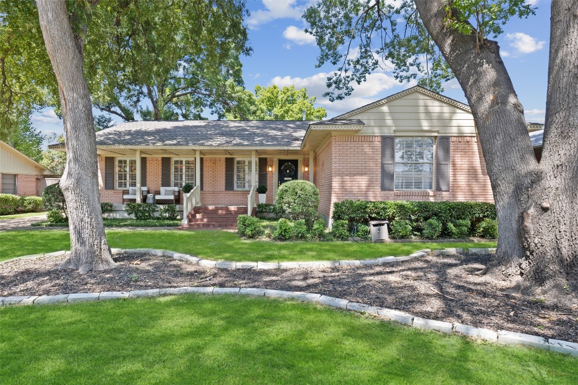 10539 Le Mans Drive Dallas TX 75238