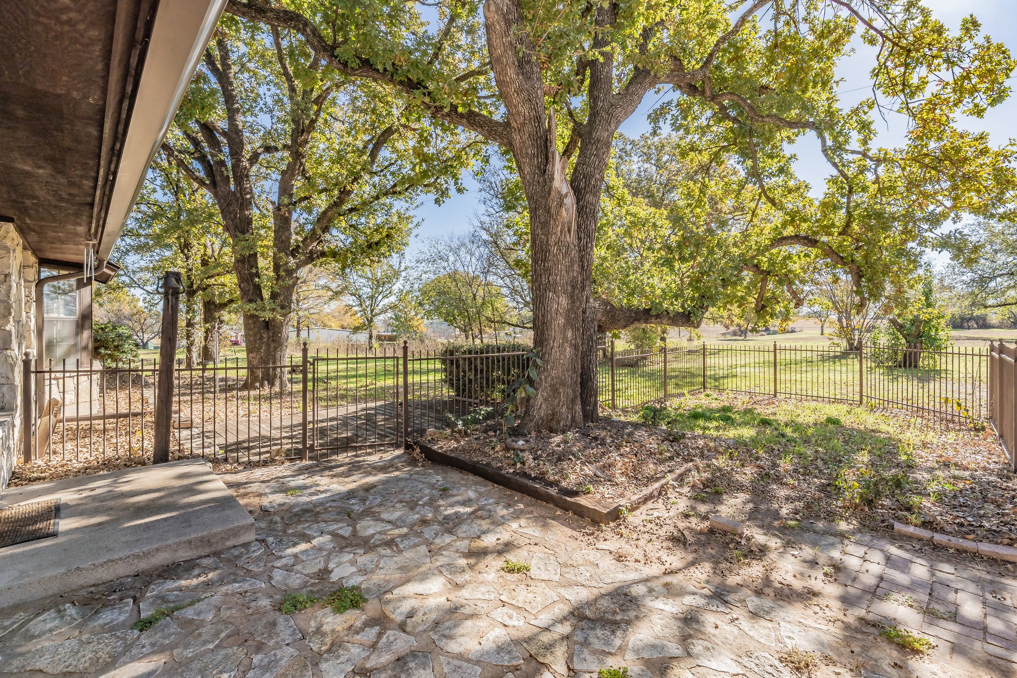 501 Lazy B Lane Springtown TX 76082