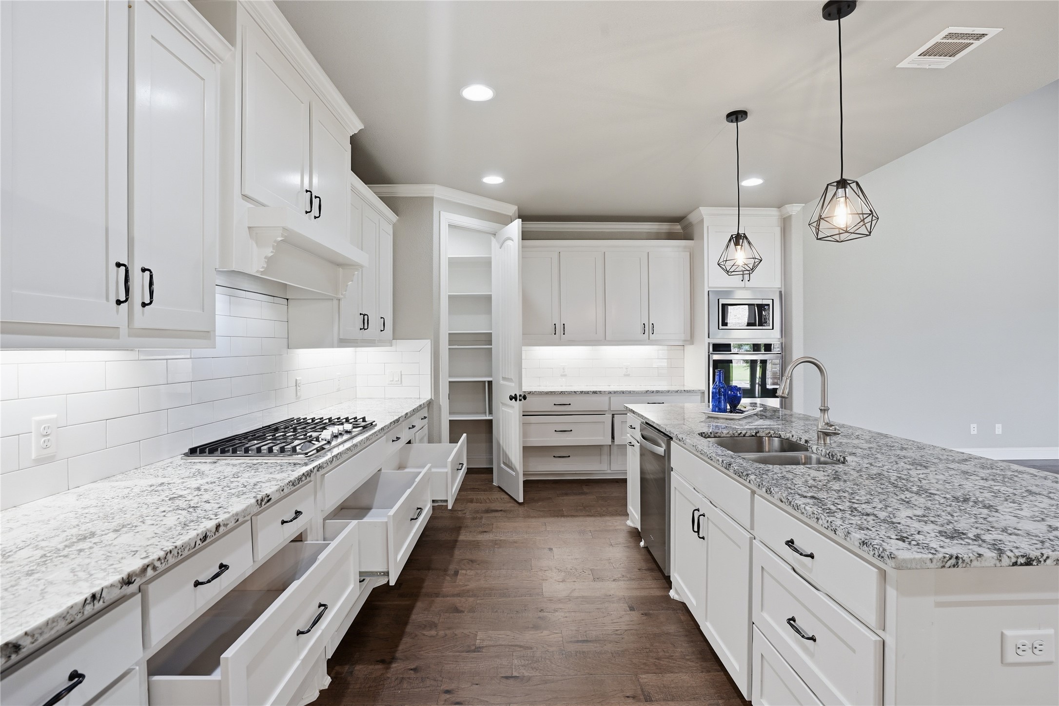 4918 Centre Court Granbury TX 76049