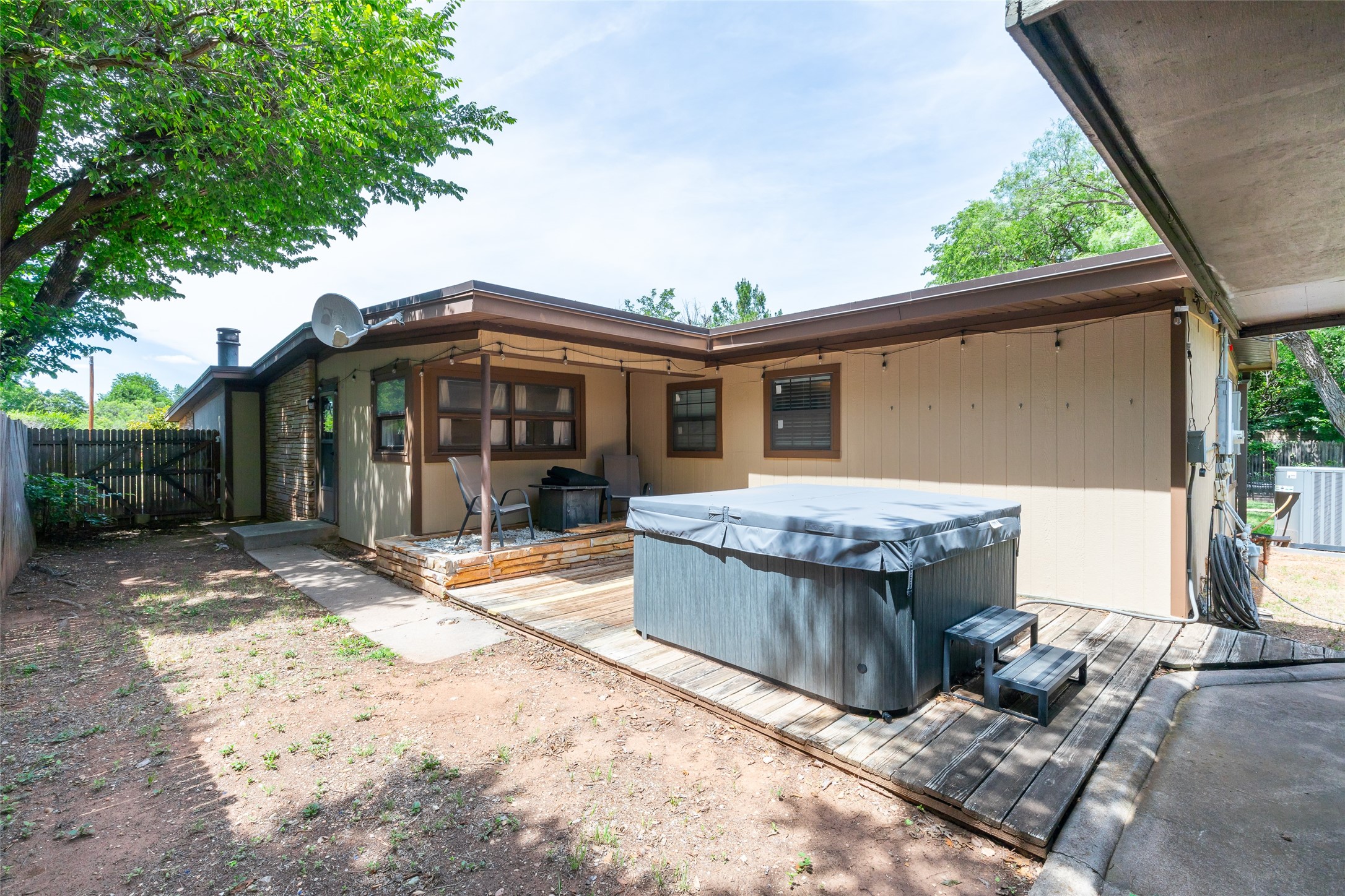 109 Circle Of Holly Abilene TX 79605