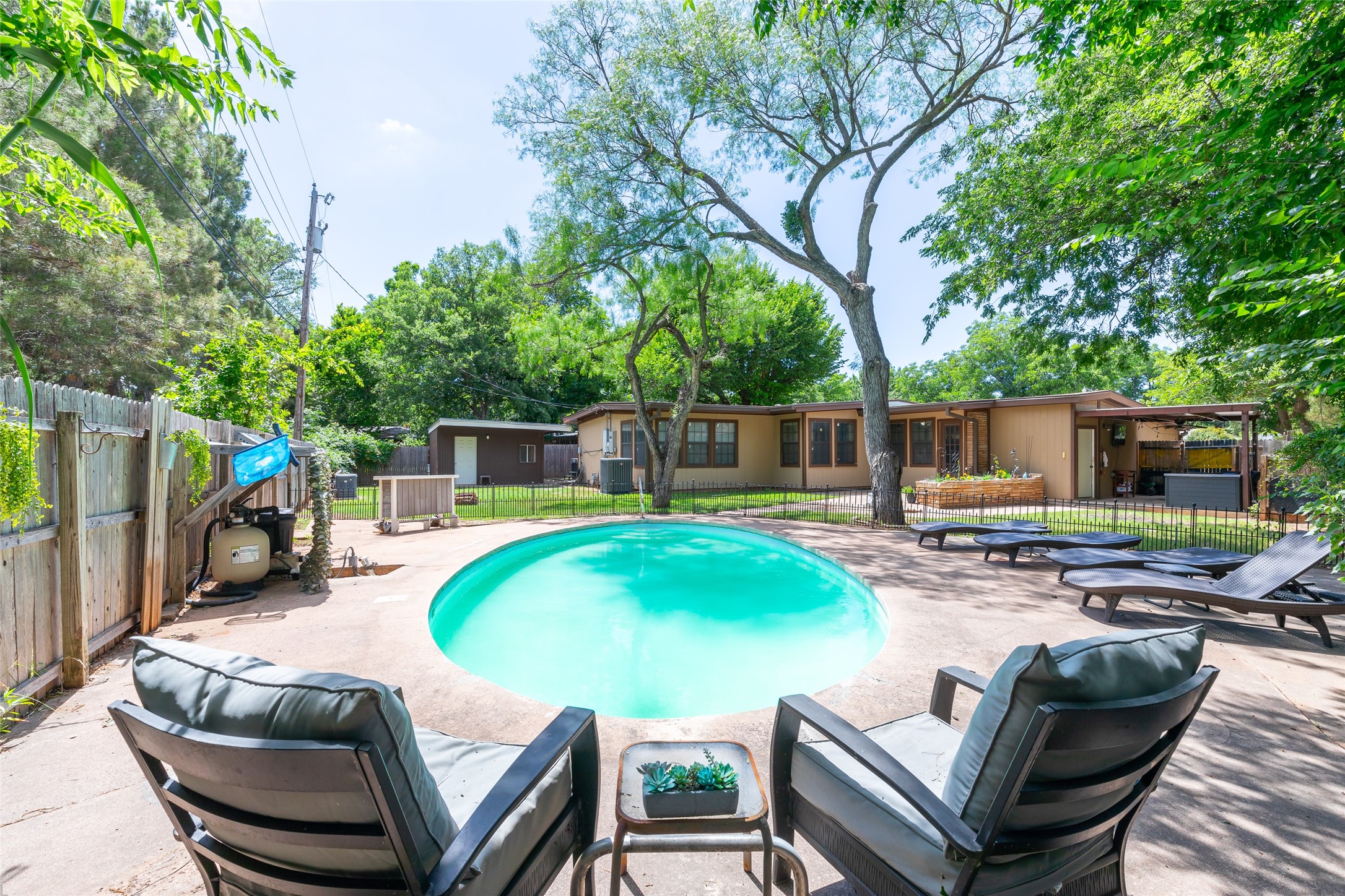 109 Circle Of Holly Abilene TX 79605