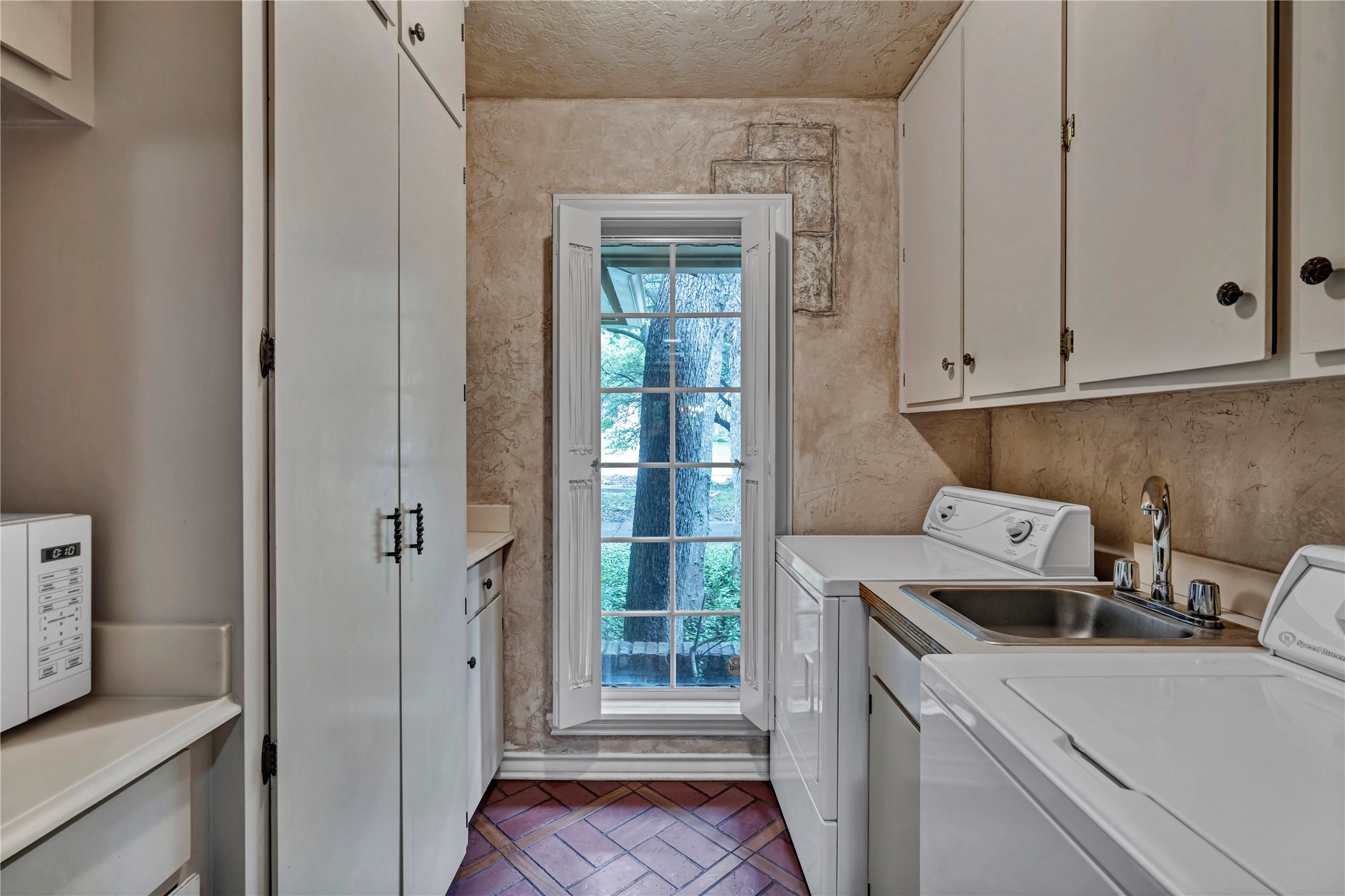 4117 Inwood Road Fort Worth TX 76109