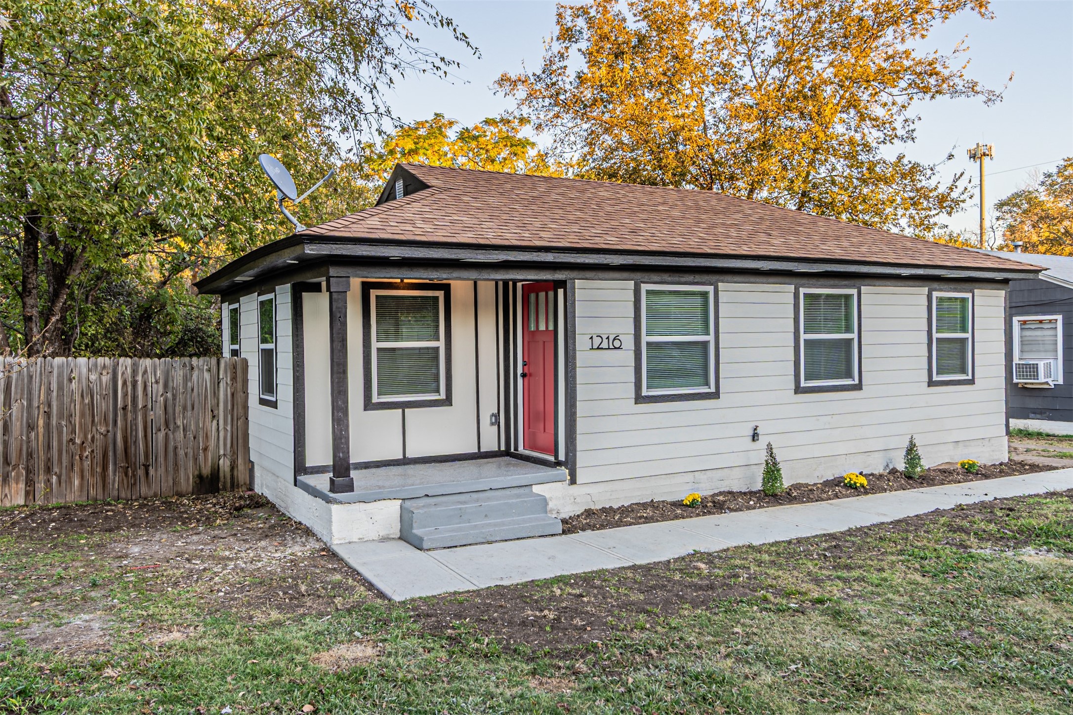 1216 Greenbrier Drive River Oaks TX 76114
