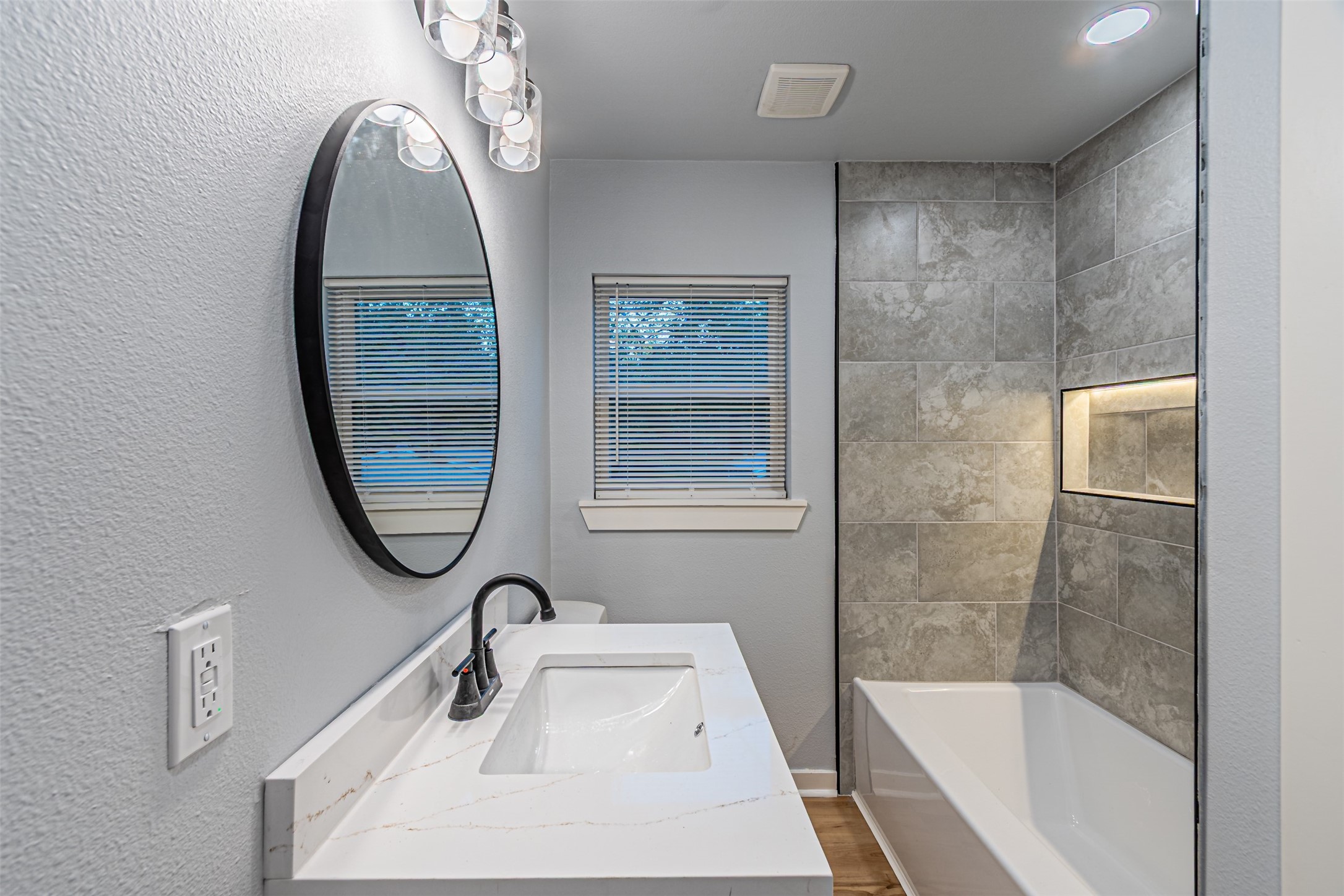 1216 Greenbrier Drive River Oaks TX 76114