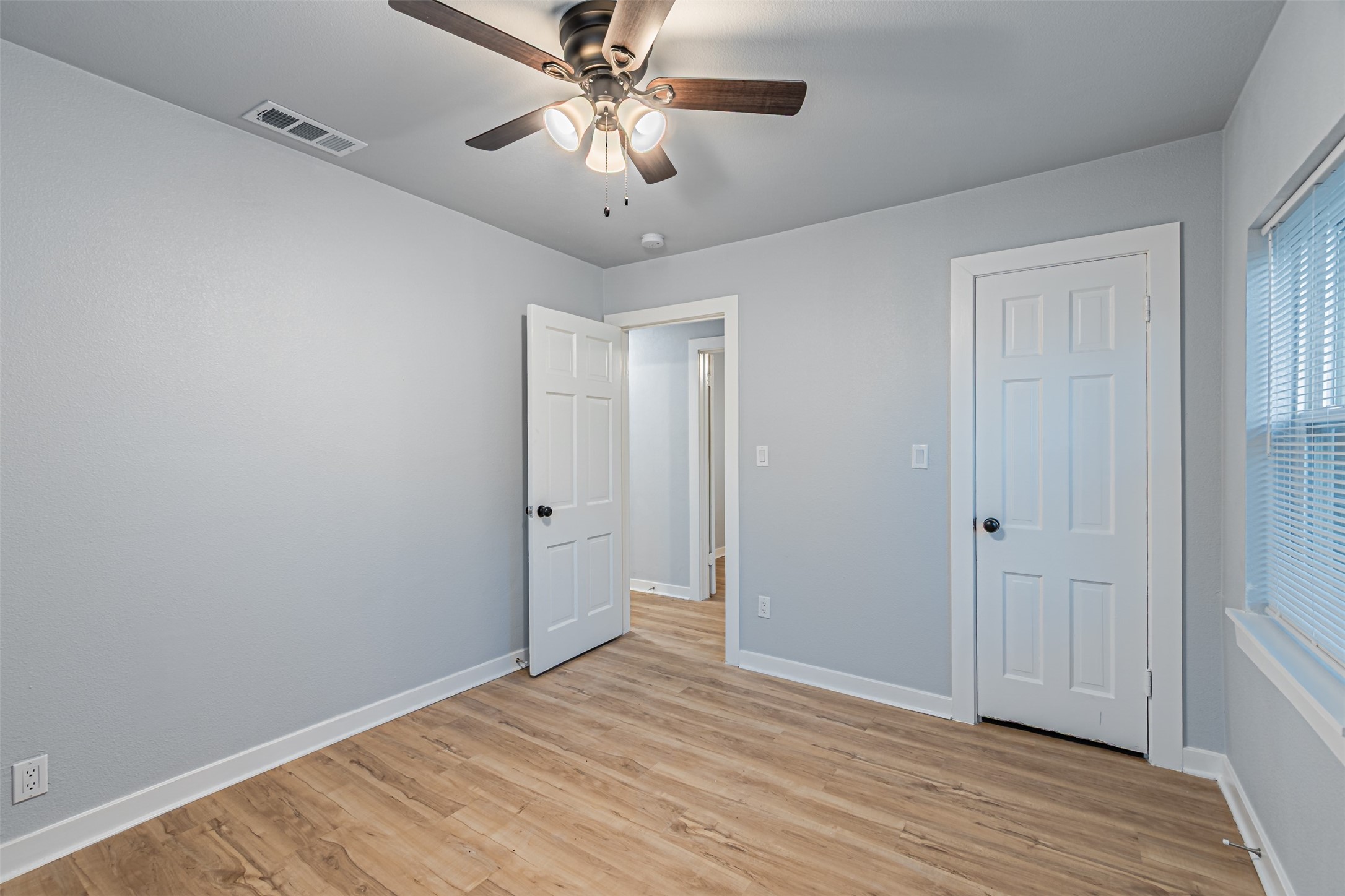 1216 Greenbrier Drive River Oaks TX 76114