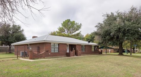 215 W Blanchard Street Henrietta TX 76365