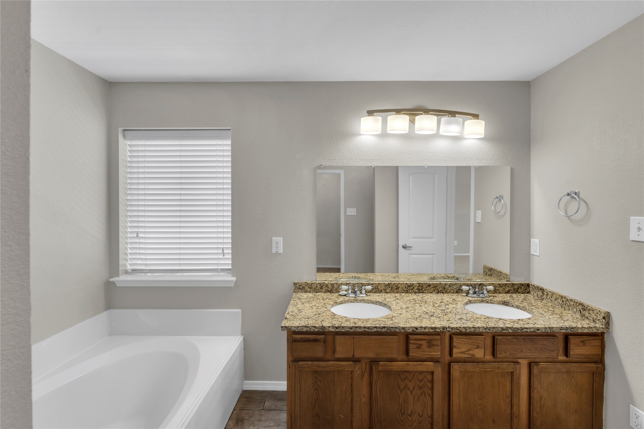 2325 Hummingbird Way Mesquite TX 75181