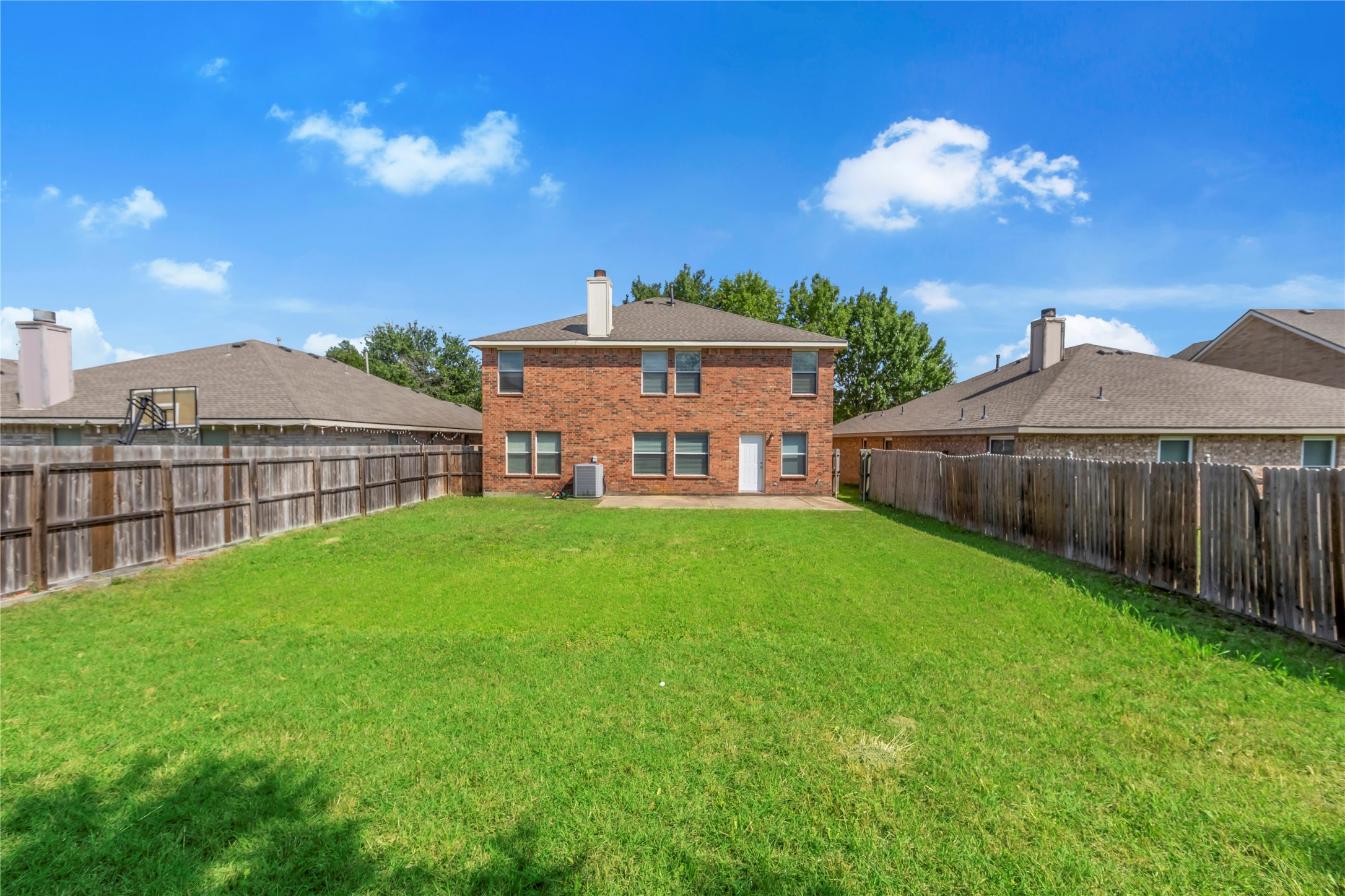 2325 Hummingbird Way Mesquite TX 75181