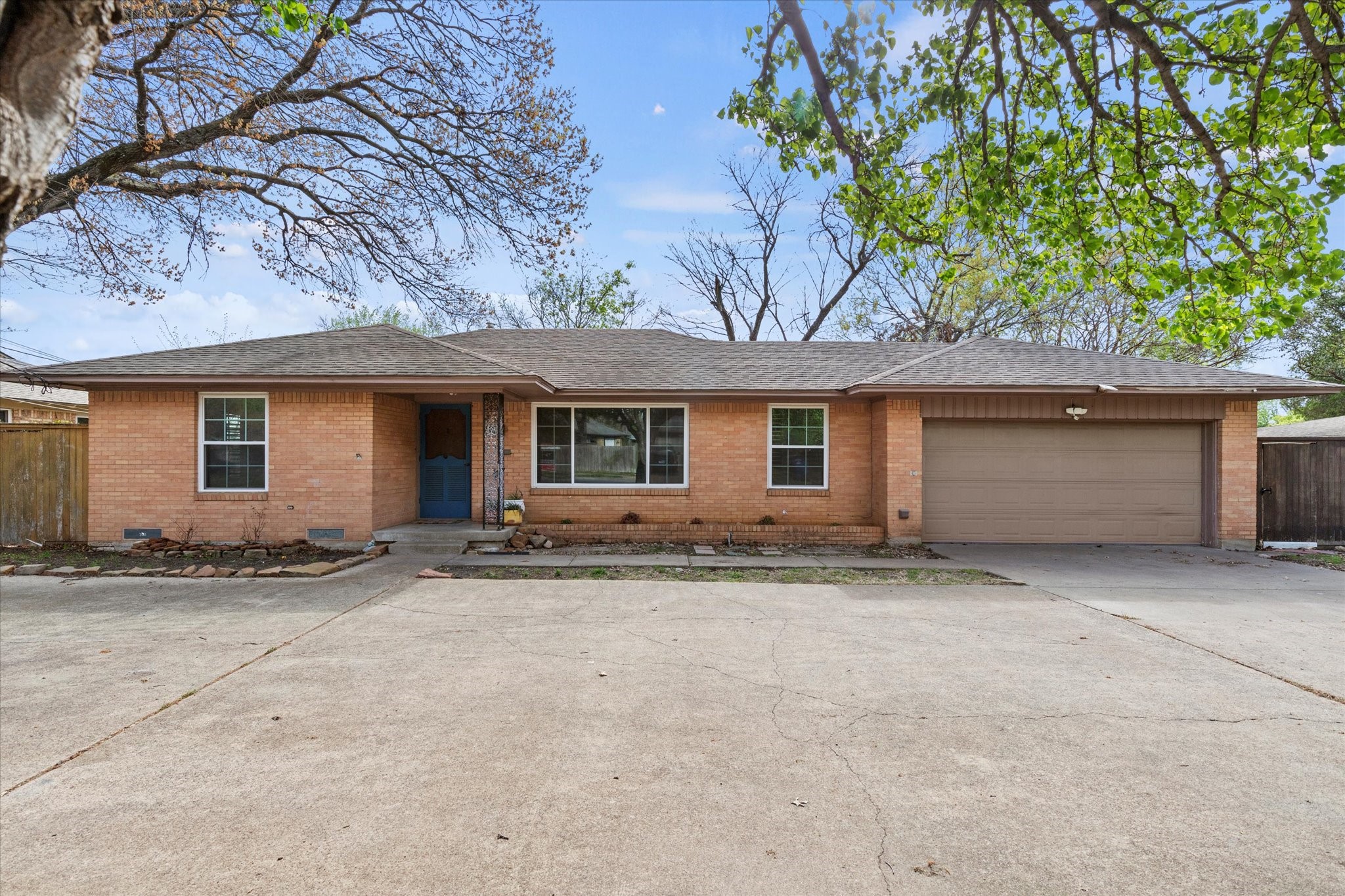 1911 Peavy Road Dallas TX 75228