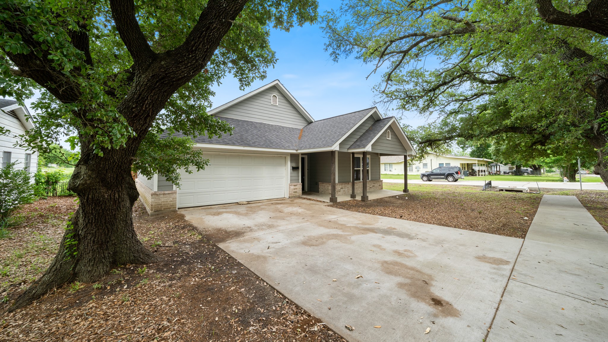 207 E Mccoulskey Street Terrell TX 75160