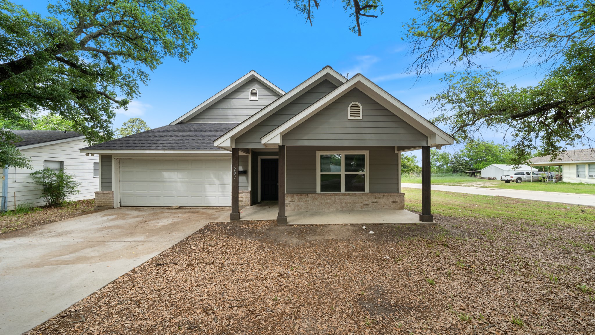 207 E Mccoulskey Street Terrell TX 75160
