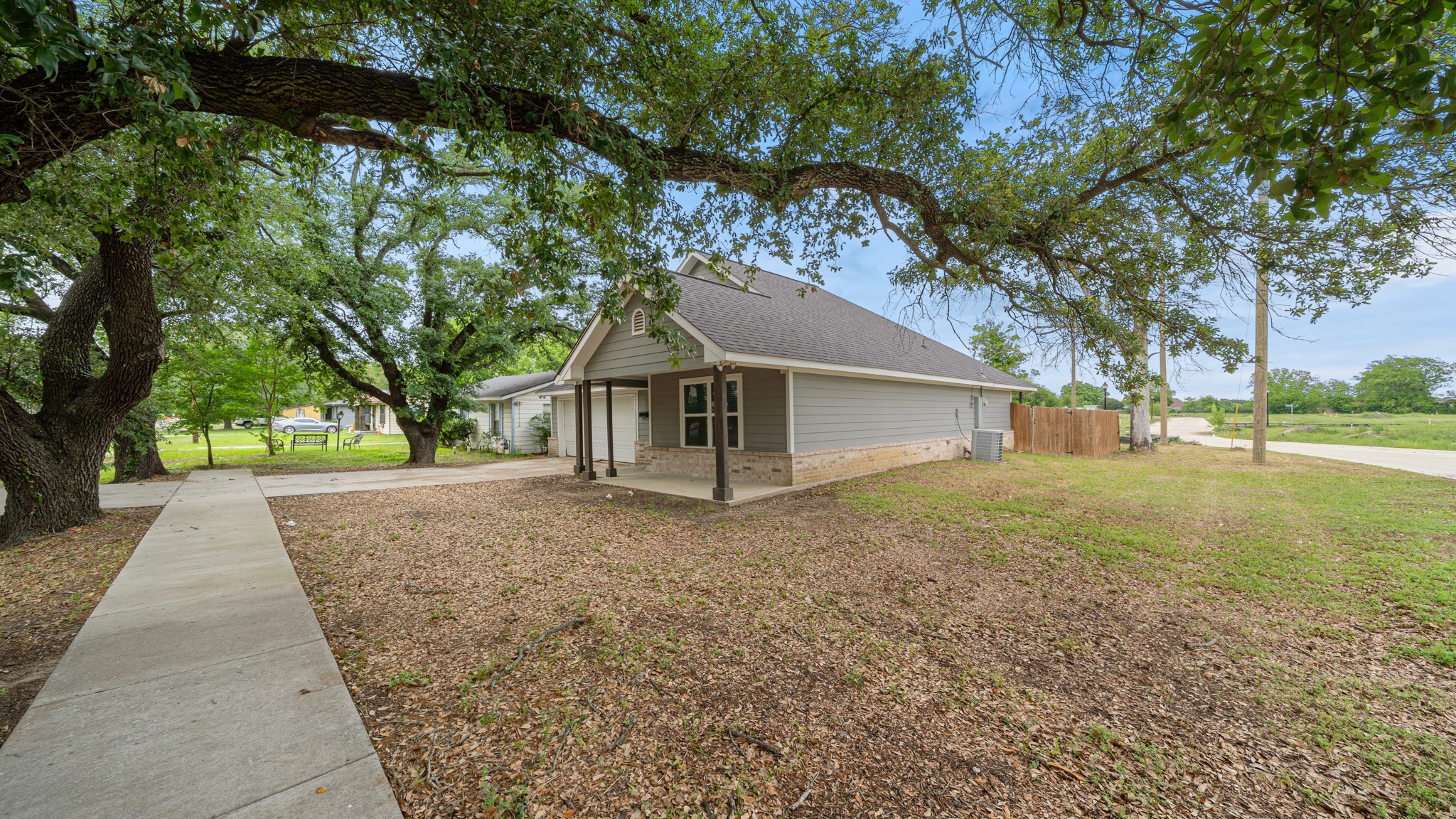207 E Mccoulskey Street Terrell TX 75160