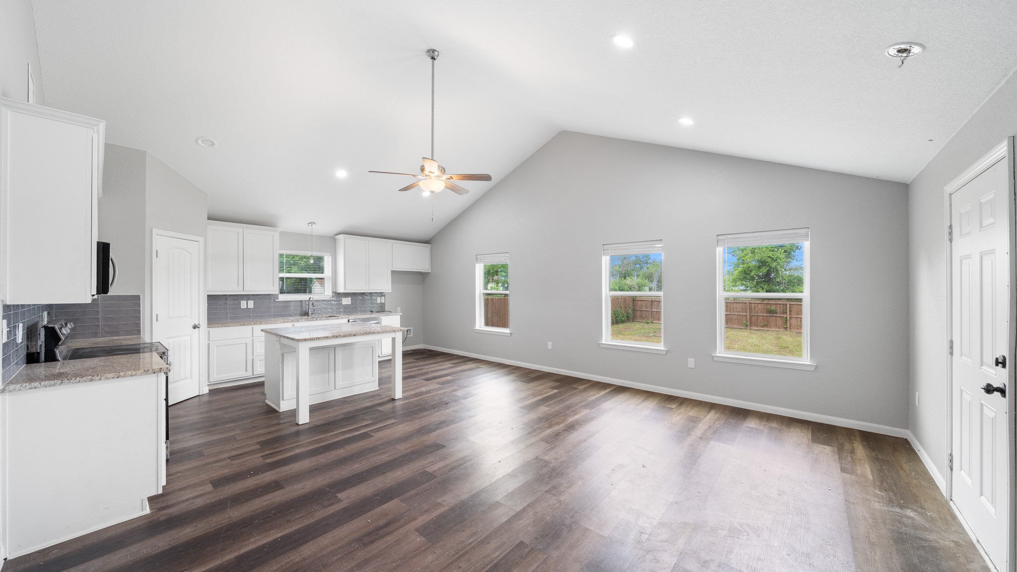 207 E Mccoulskey Street Terrell TX 75160