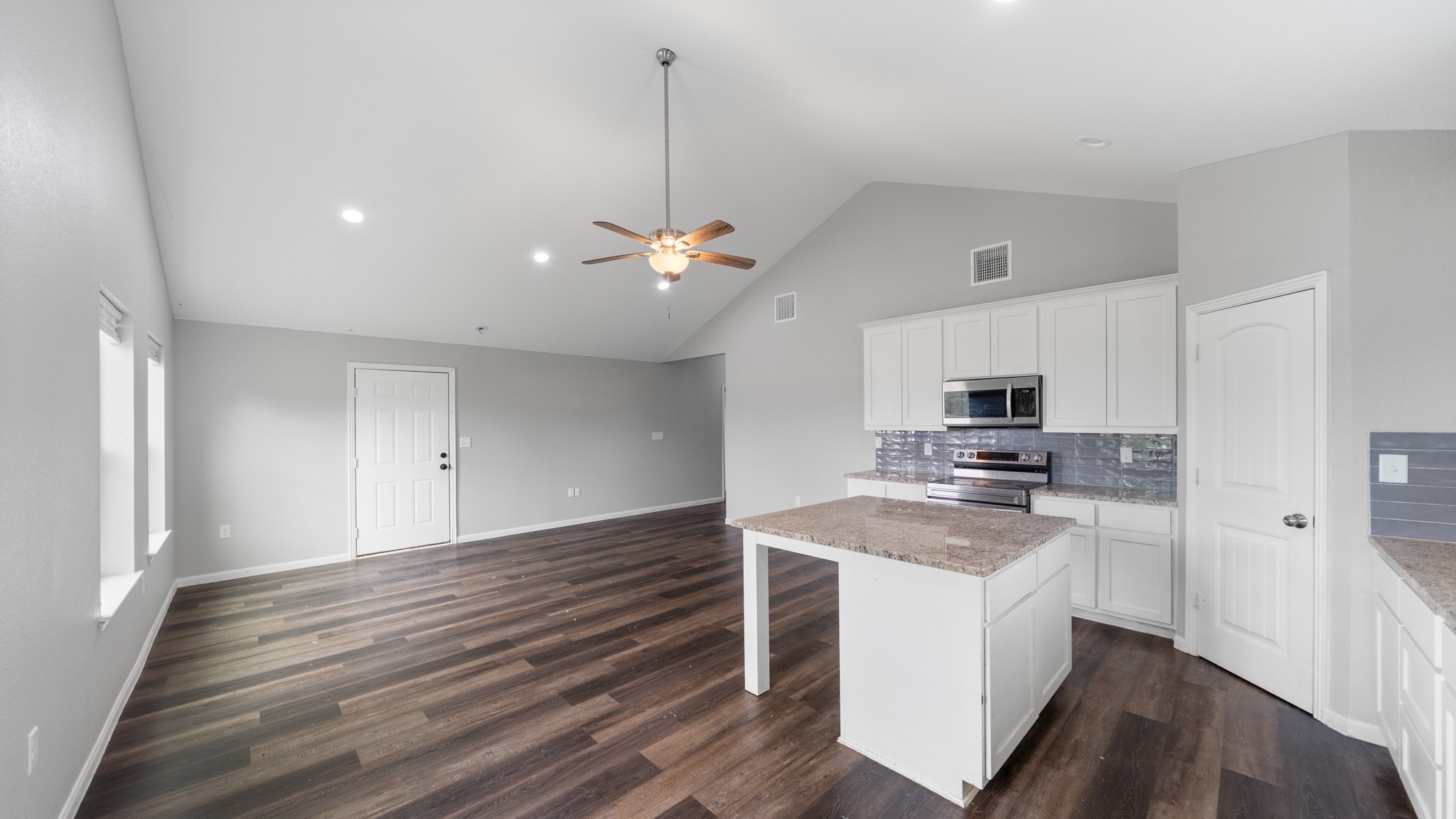 207 E Mccoulskey Street Terrell TX 75160