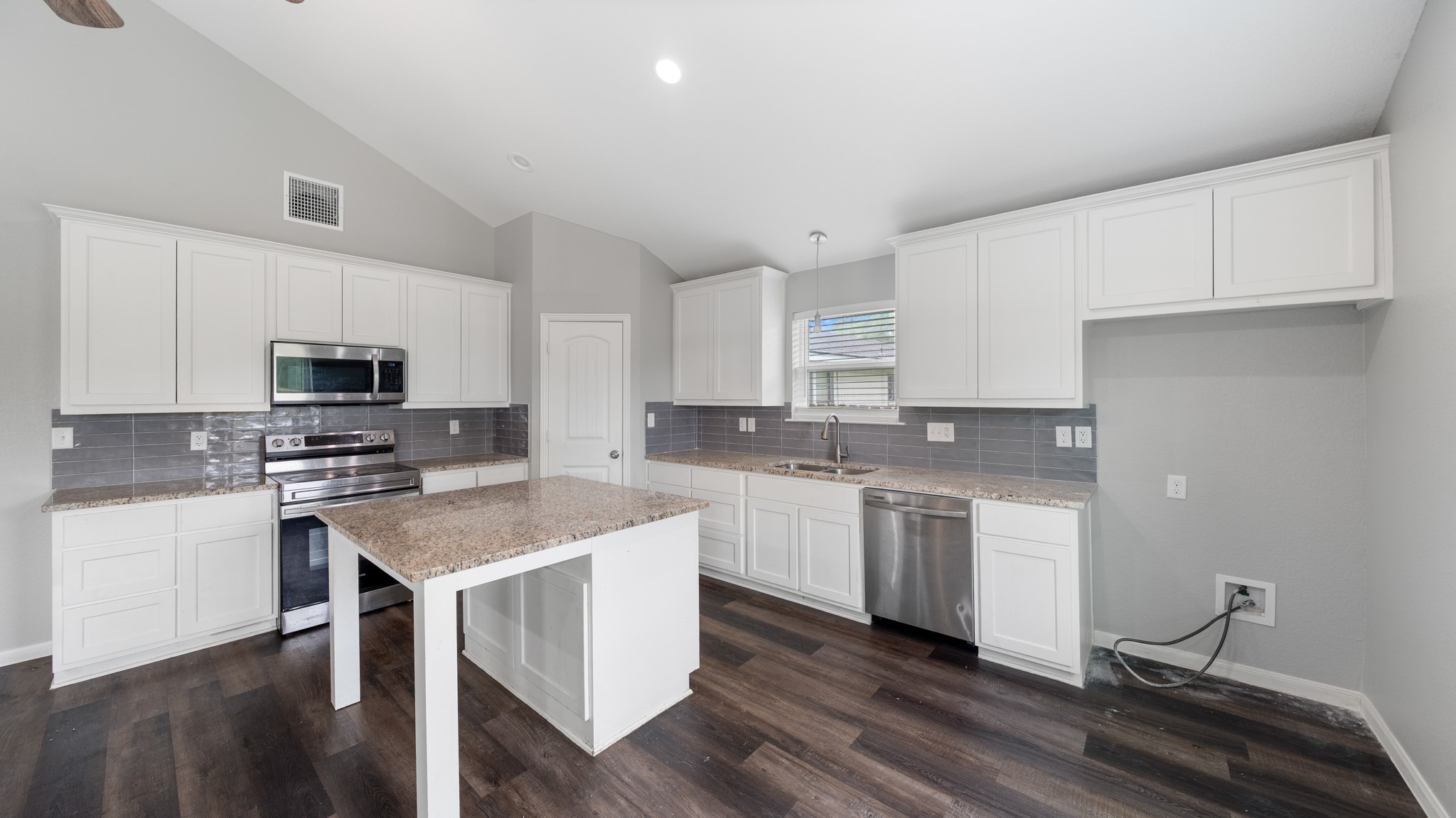 207 E Mccoulskey Street Terrell TX 75160