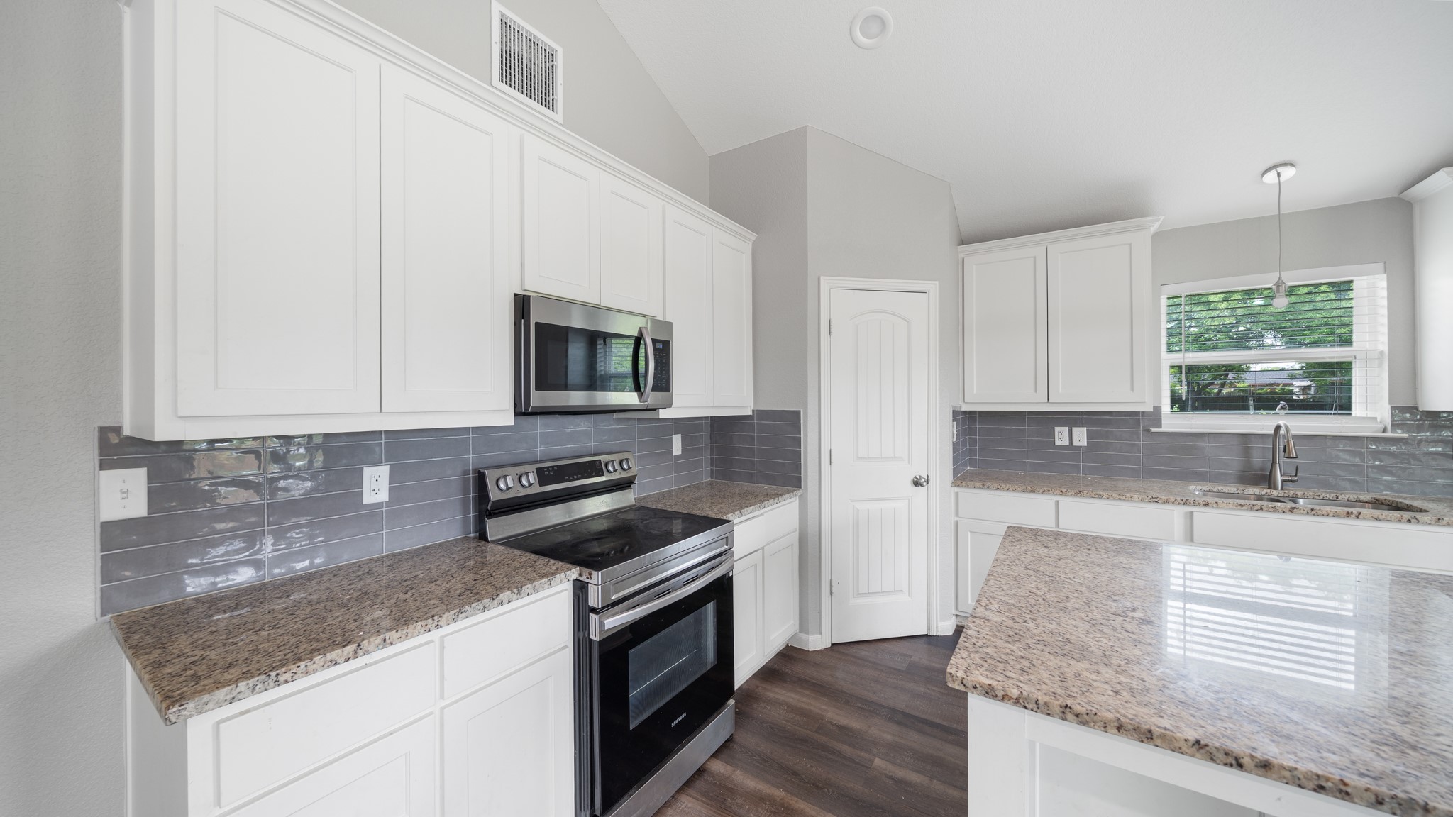 207 E Mccoulskey Street Terrell TX 75160