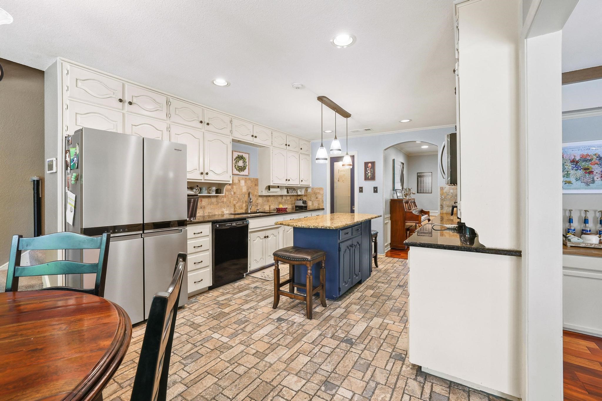 80 River Hills Drive Denison TX 75020