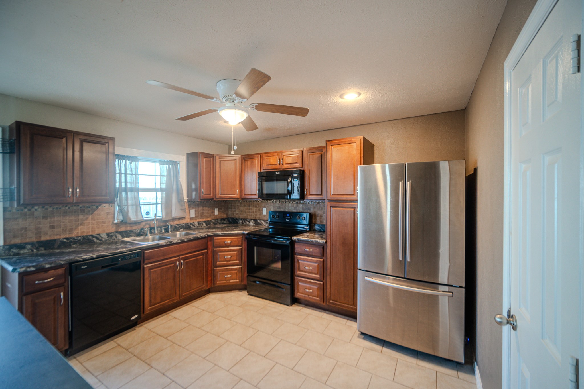 6802 Blackberry Drive Arlington TX 76016