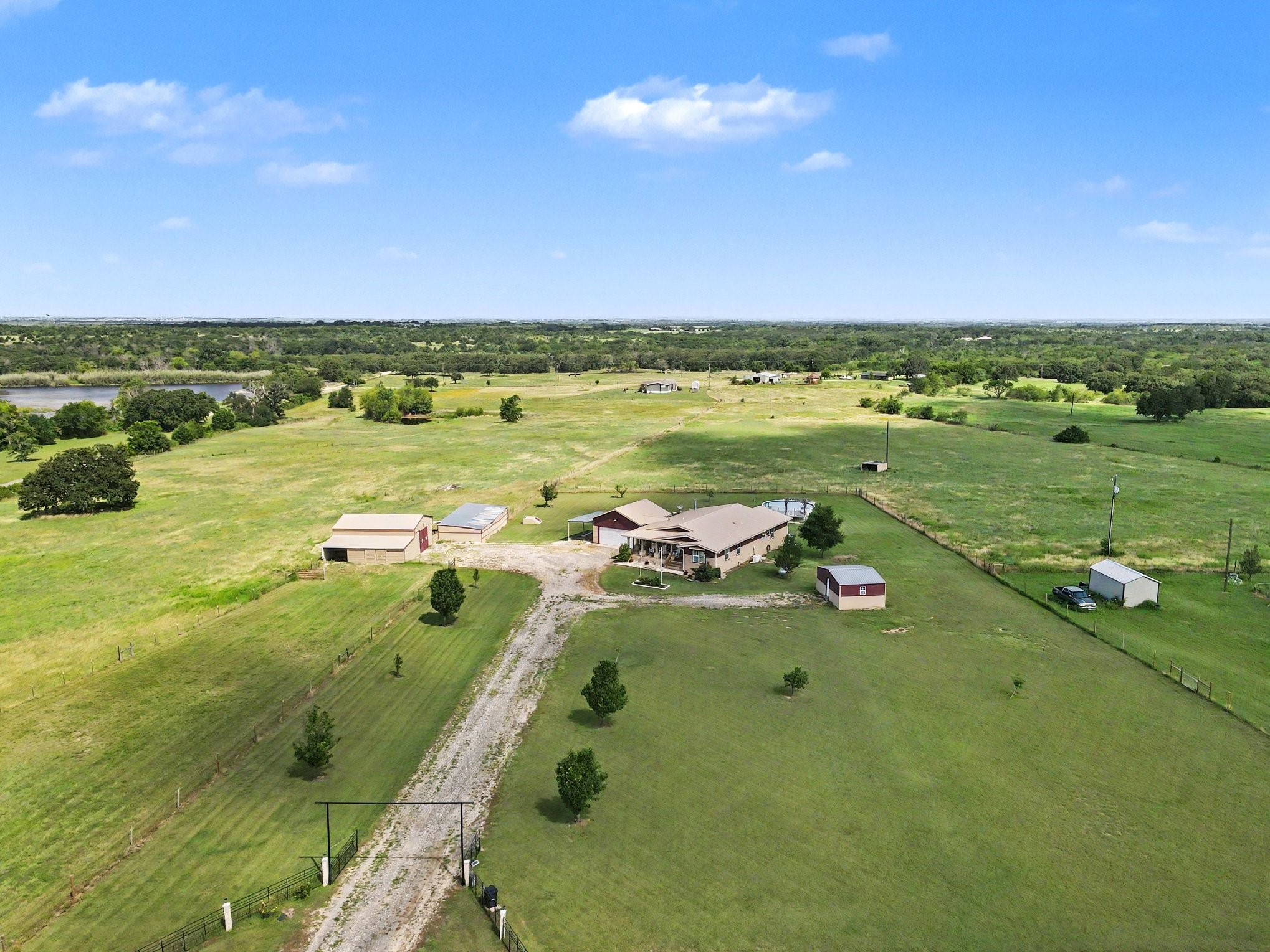 3200 NW 4th Street Hubbard TX 76648